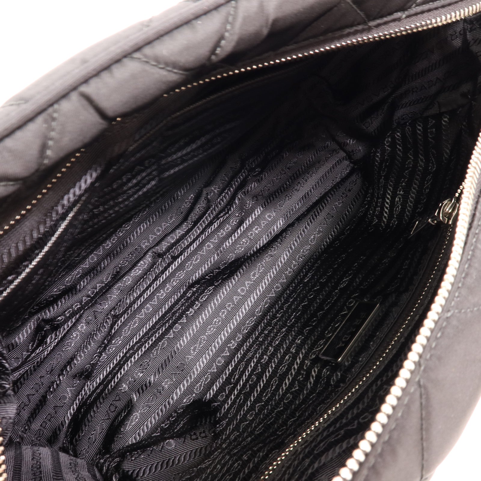 PRADA 尼龍Shoulder Bag銀扣鏈帶肩背袋