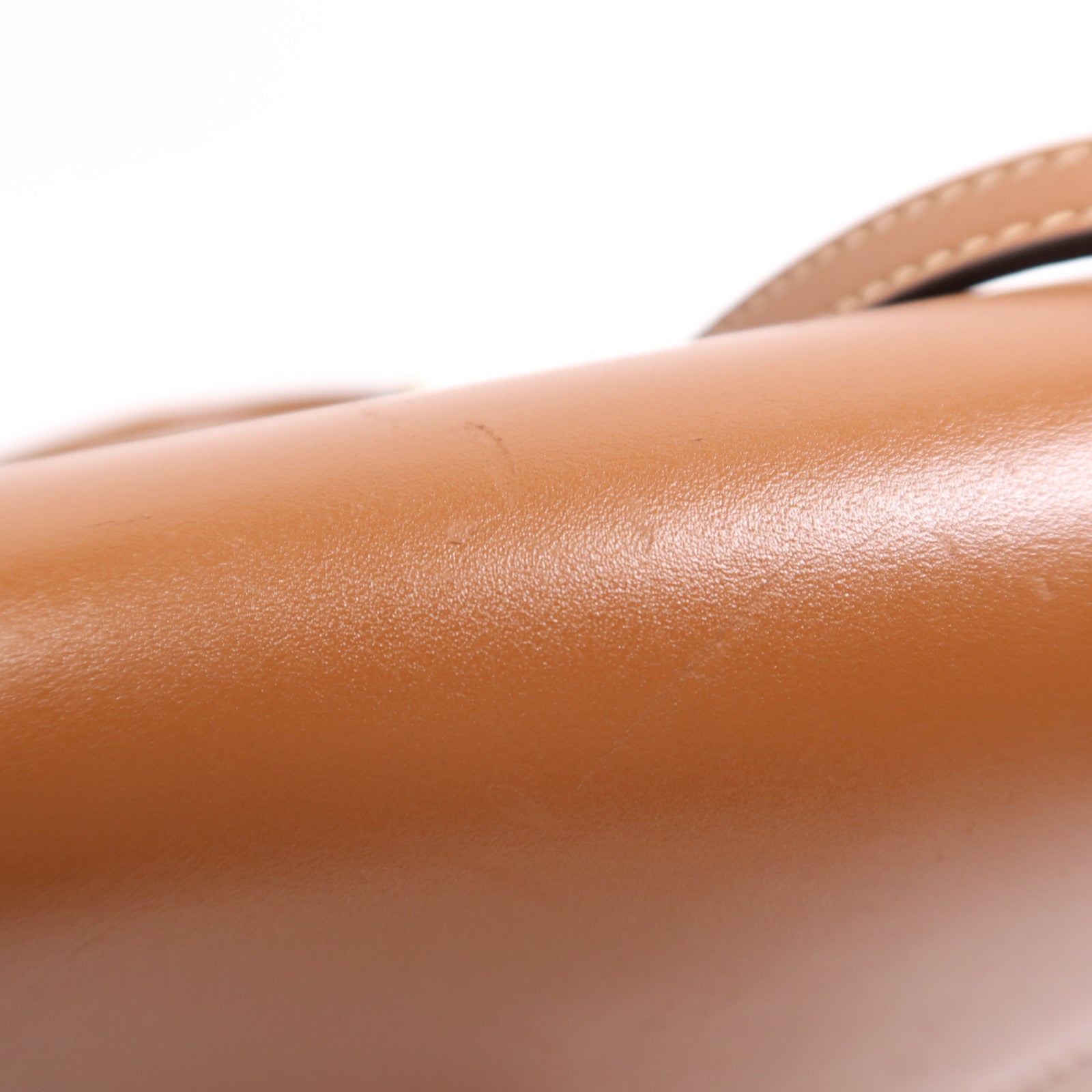 CELINE 牛皮皮革Besace Cuir金扣肩背袋