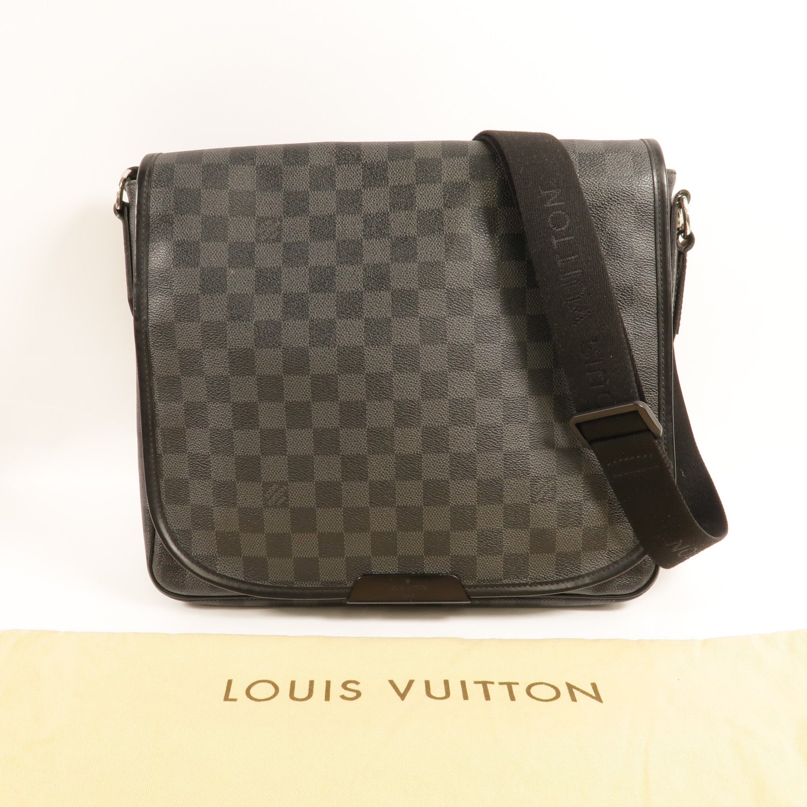 LOUIS VUITTON Damier Graghite Daniel MM銀扣肩背袋