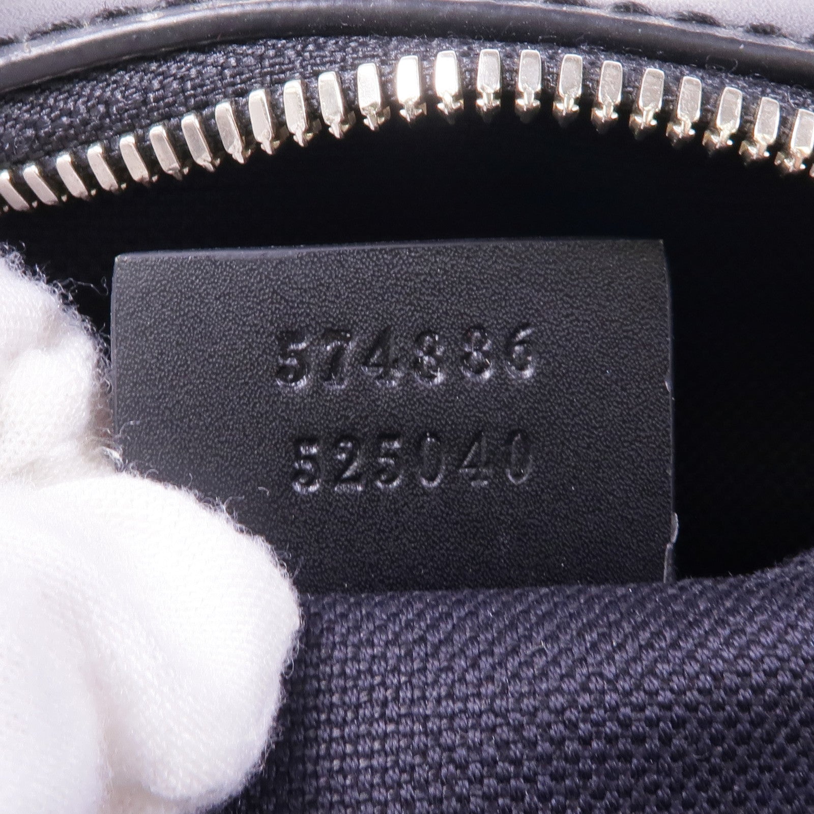 GUCCI 塗層帆布GG Supreme Shoulder Bag銀扣肩背袋