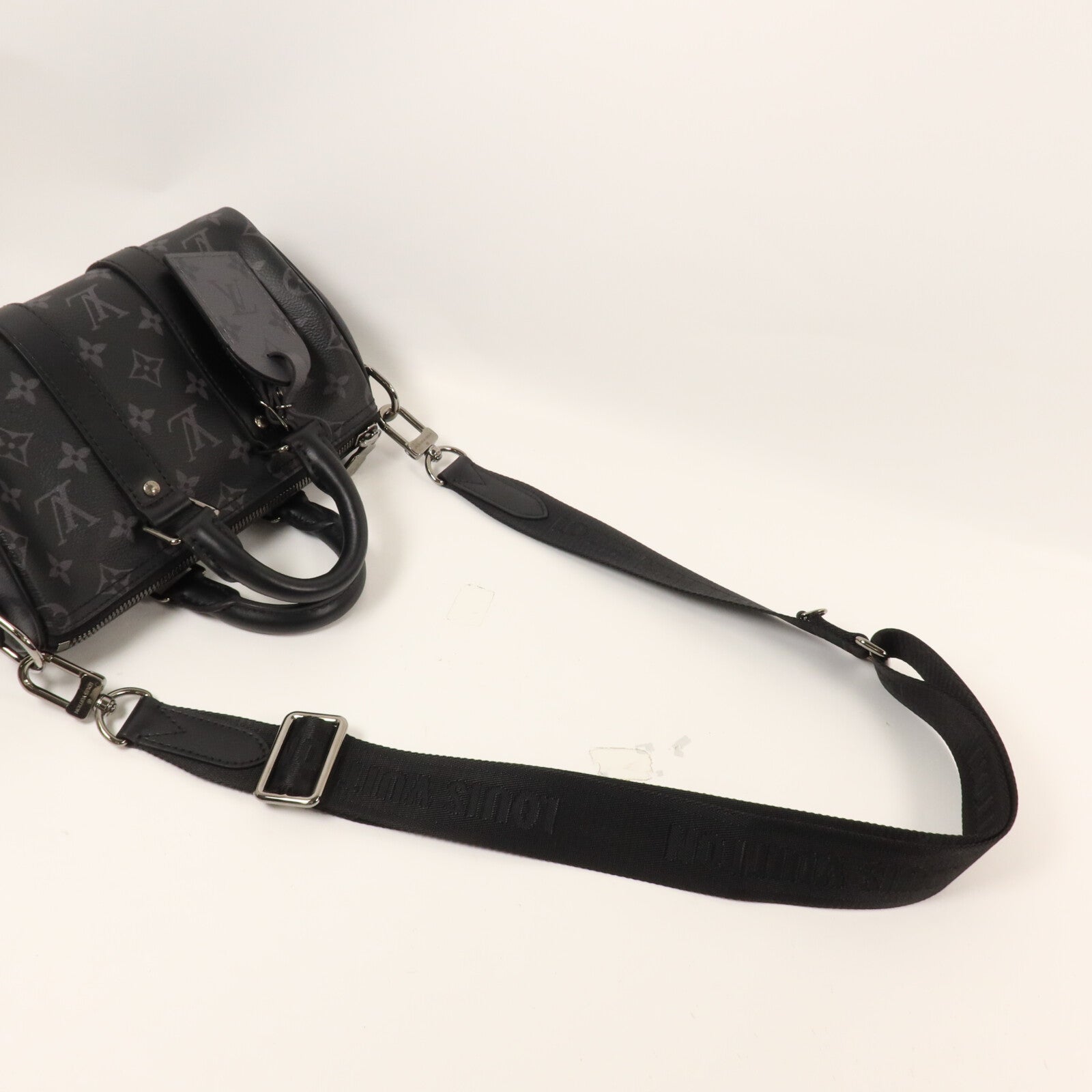 LOUIS VUITTON Monogram Eclipse Keepall Bandouliere 25手挽肩背兩用袋