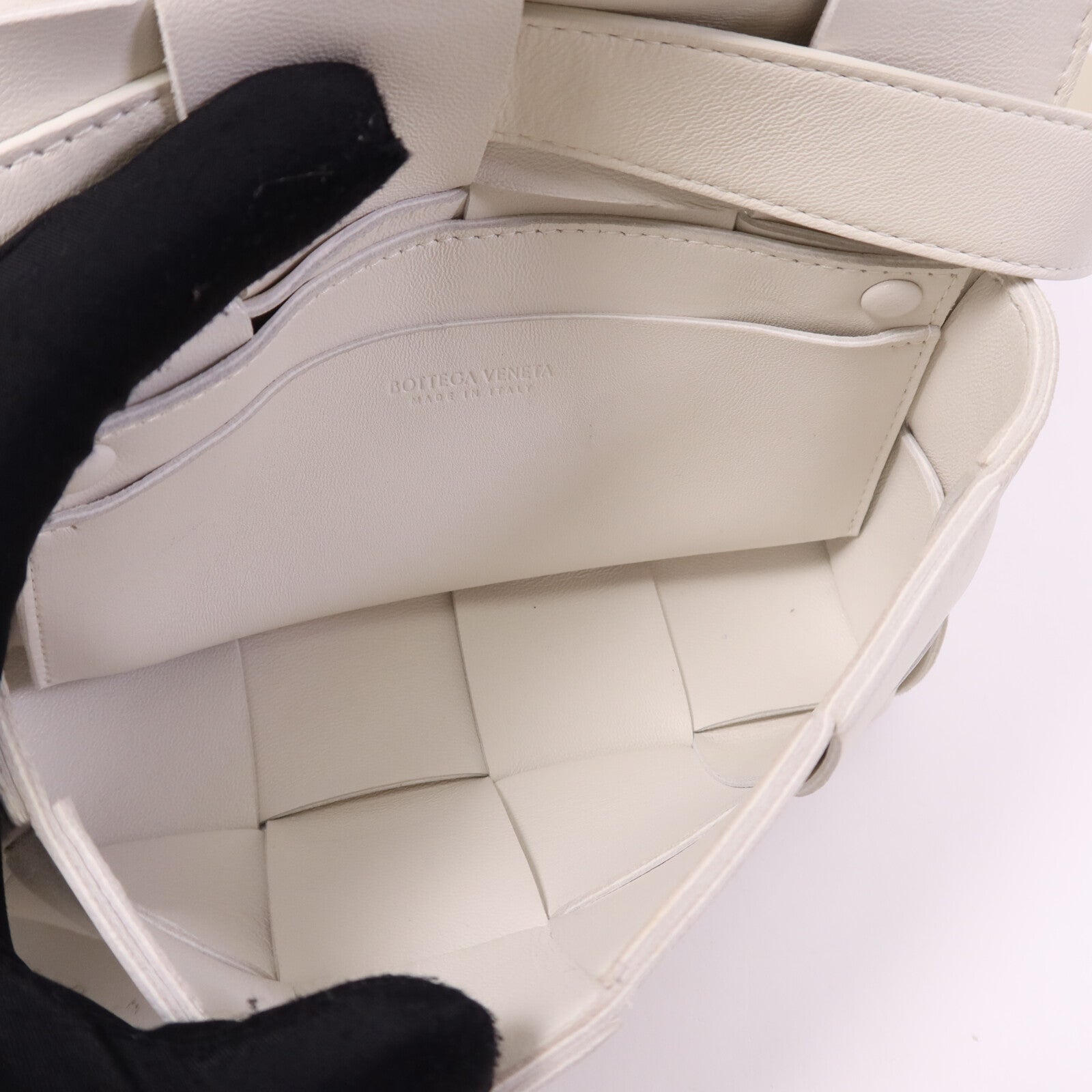 BOTTEGA VENETA 牛皮皮革Cassette Bag肩背袋