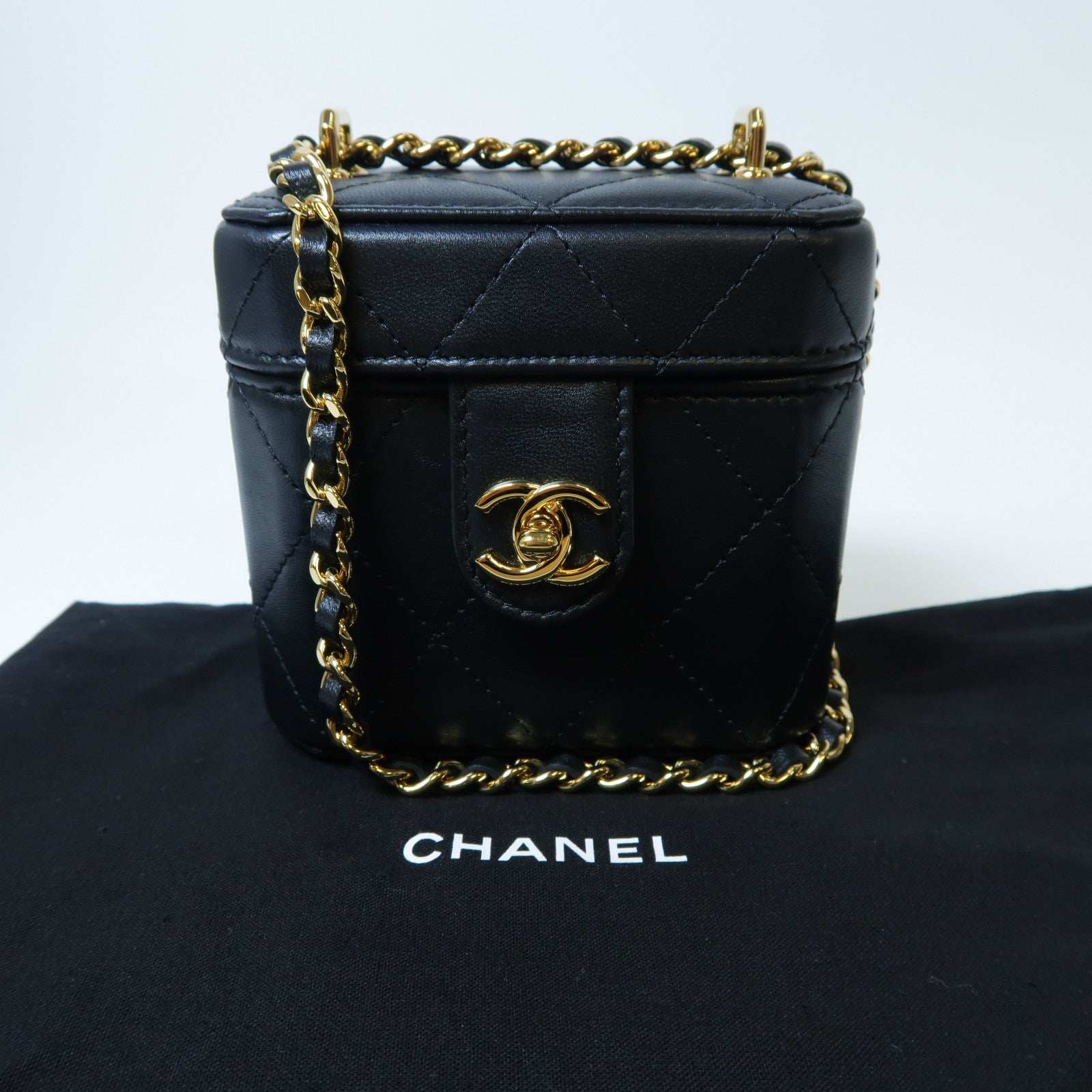 CHANEL 菱格羊皮皮革Chain Shoulder金扣鏈帶肩背袋黑色