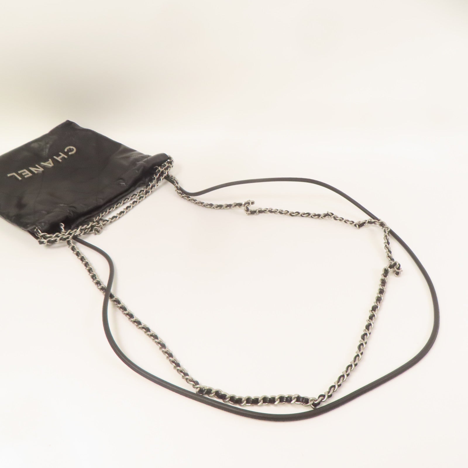 CHANEL 牛皮皮革Mini 22銀扣手挽肩背兩用袋黑色