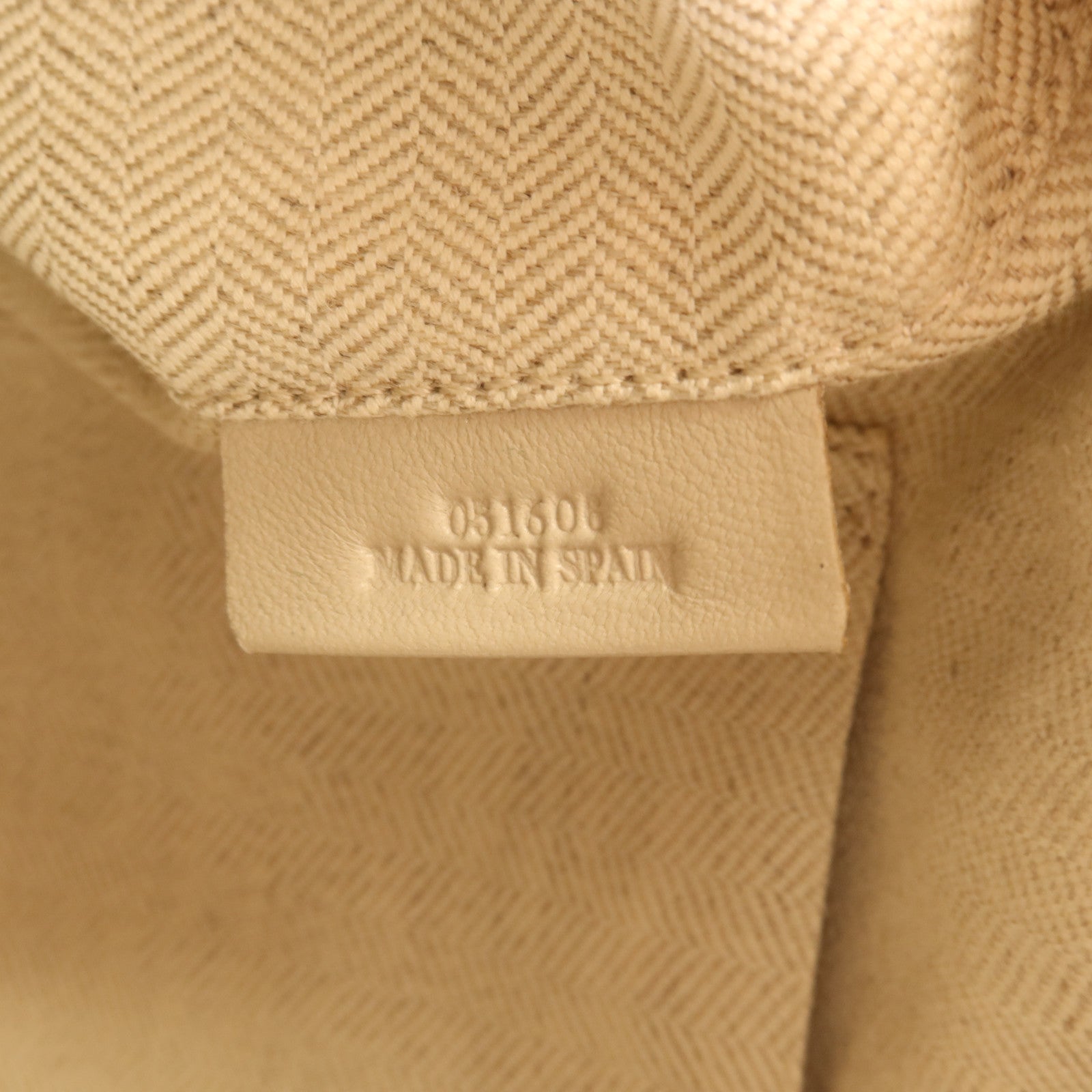 LOEWE 牛皮皮革Puzzle Small銀扣手挽肩背兩用袋