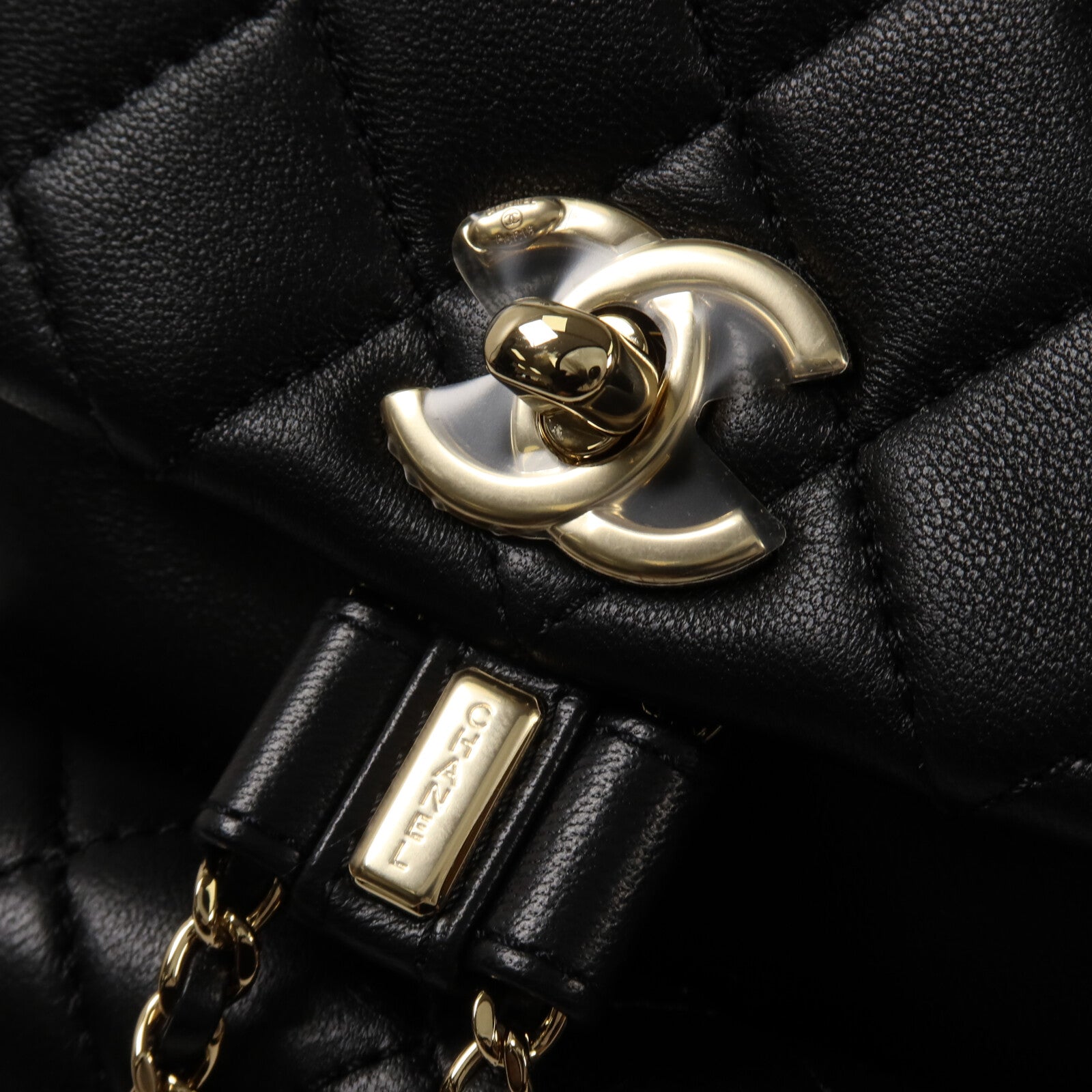 CHANEL 羊皮皮革Duma Backpack鏈帶背包