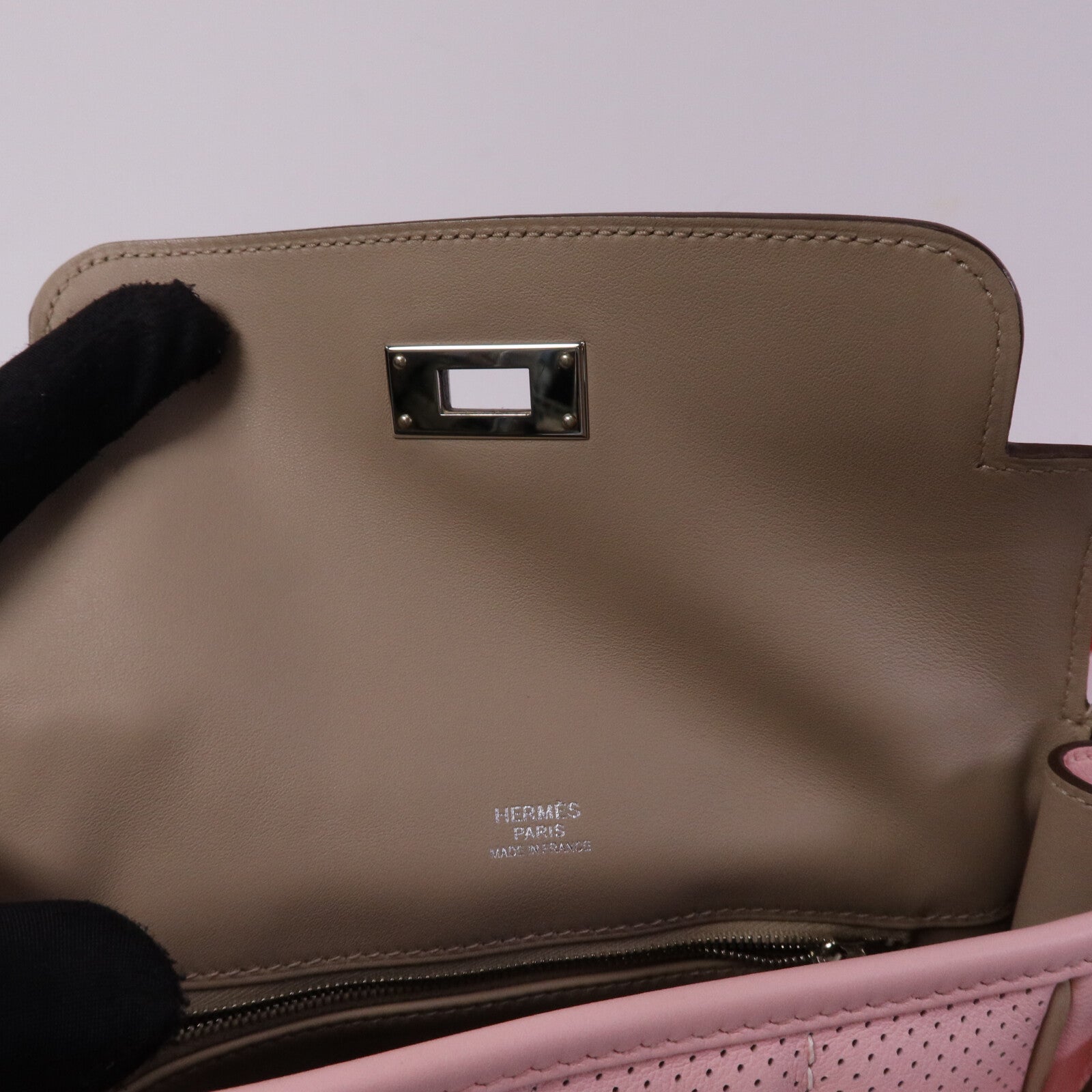 HERMES Swift皮革Mini Berline銀扣肩背袋Argile/Rose Sakura