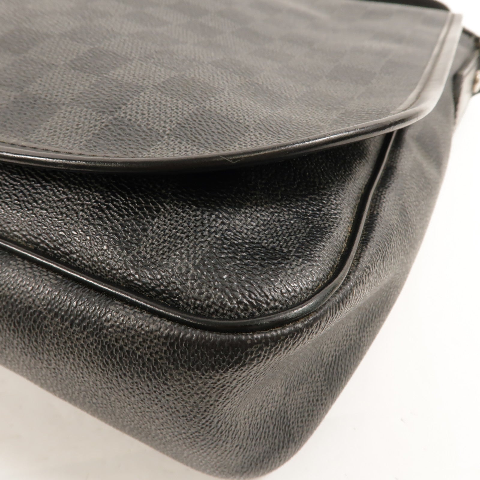 LOUIS VUITTON Damier Graghite Daniel MM銀扣肩背袋