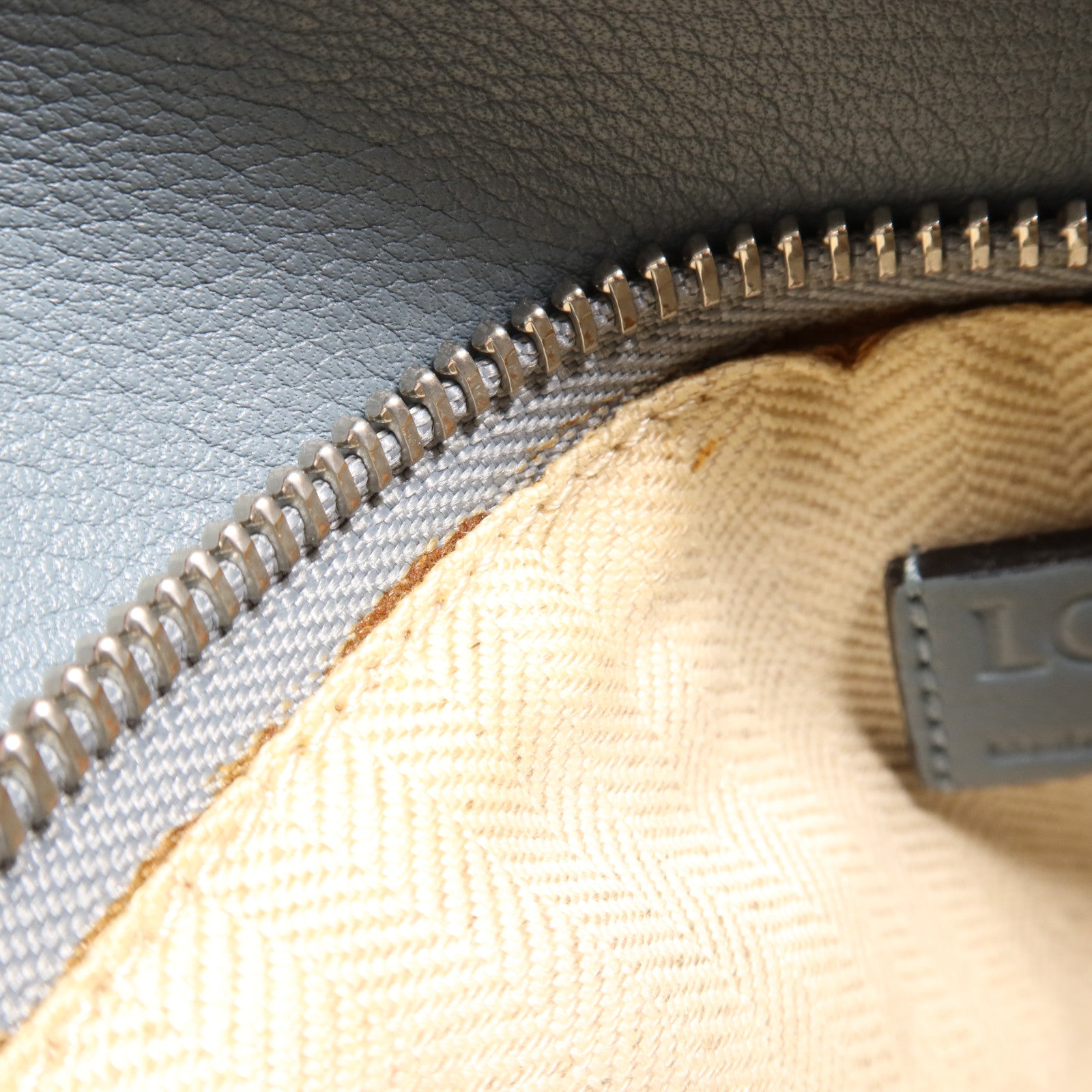 LOEWE 牛皮皮革Puzzle Small銀扣手挽肩背兩用袋