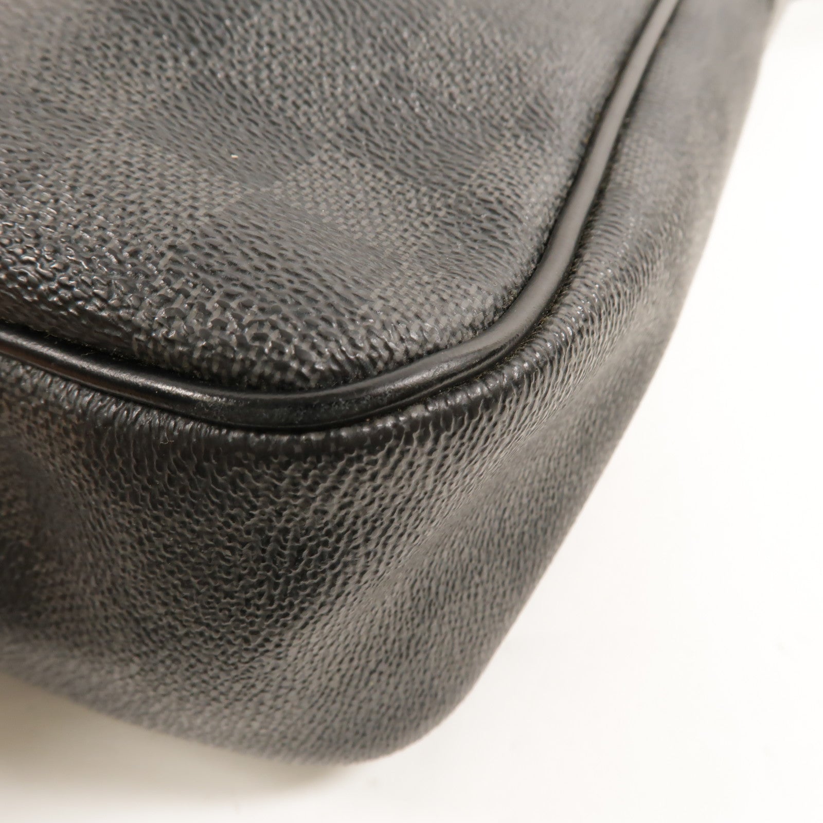 LOUIS VUITTON Damier Graghite Daniel MM銀扣肩背袋