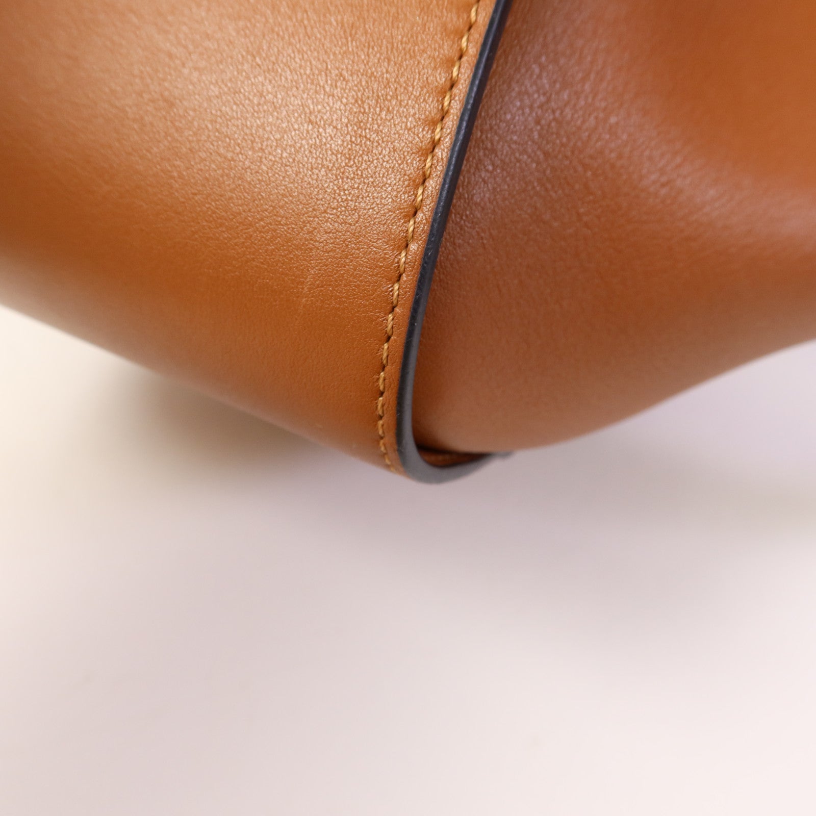 LOEWE 牛皮皮革Hammock Small銀扣手挽肩背兩用袋