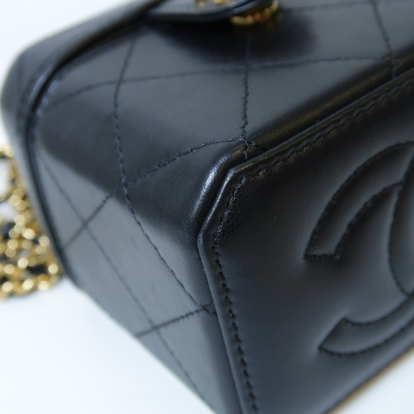 CHANEL 菱格羊皮皮革Chain Shoulder金扣鏈帶肩背袋黑色