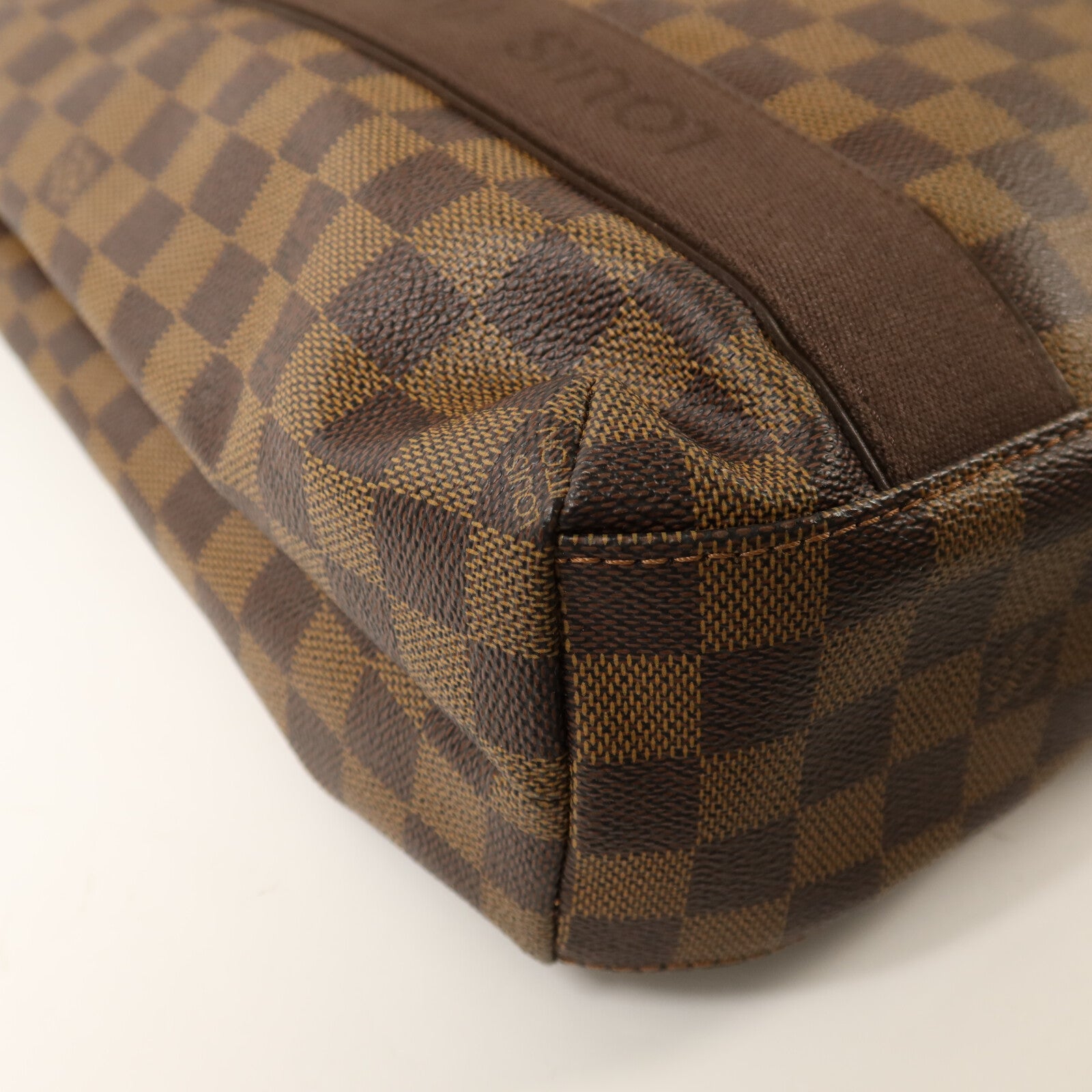 LOUIS VUITTON Damier Beaubourg金扣手挽袋