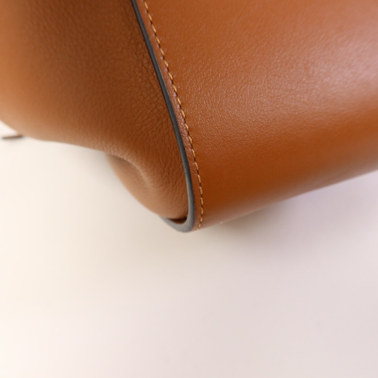 LOEWE 牛皮皮革Hammock Small銀扣手挽肩背兩用袋