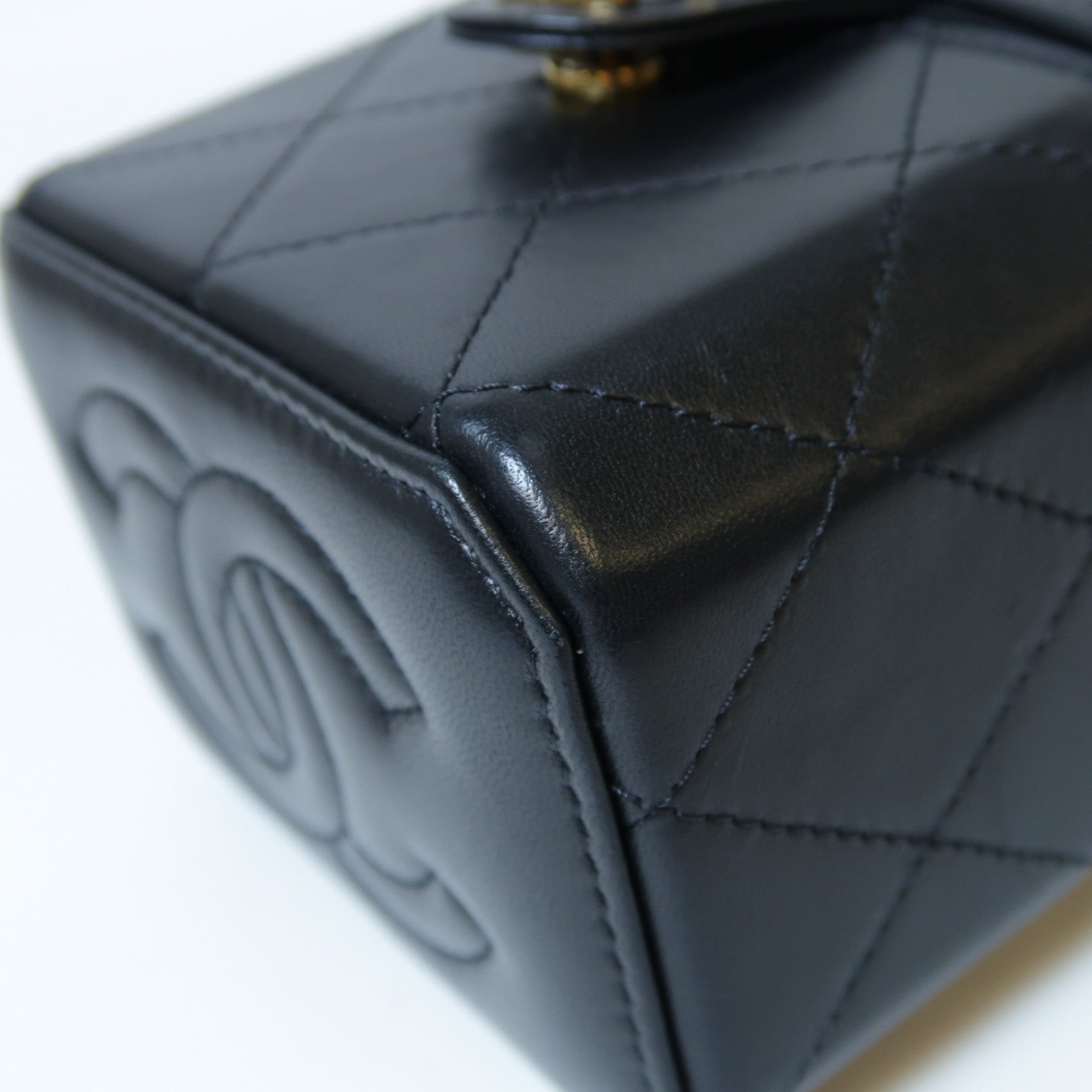 CHANEL 菱格羊皮皮革Chain Shoulder金扣鏈帶肩背袋黑色