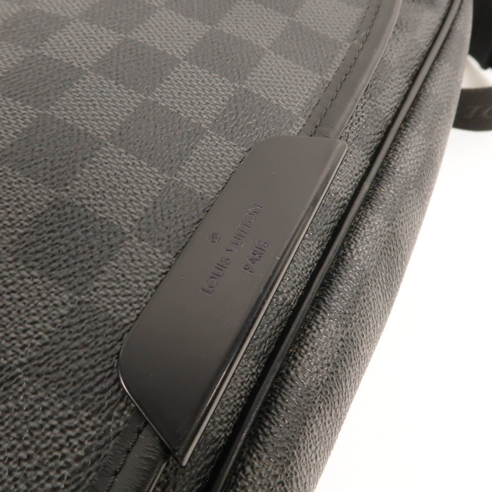 LOUIS VUITTON Damier Graghite Daniel MM銀扣肩背袋