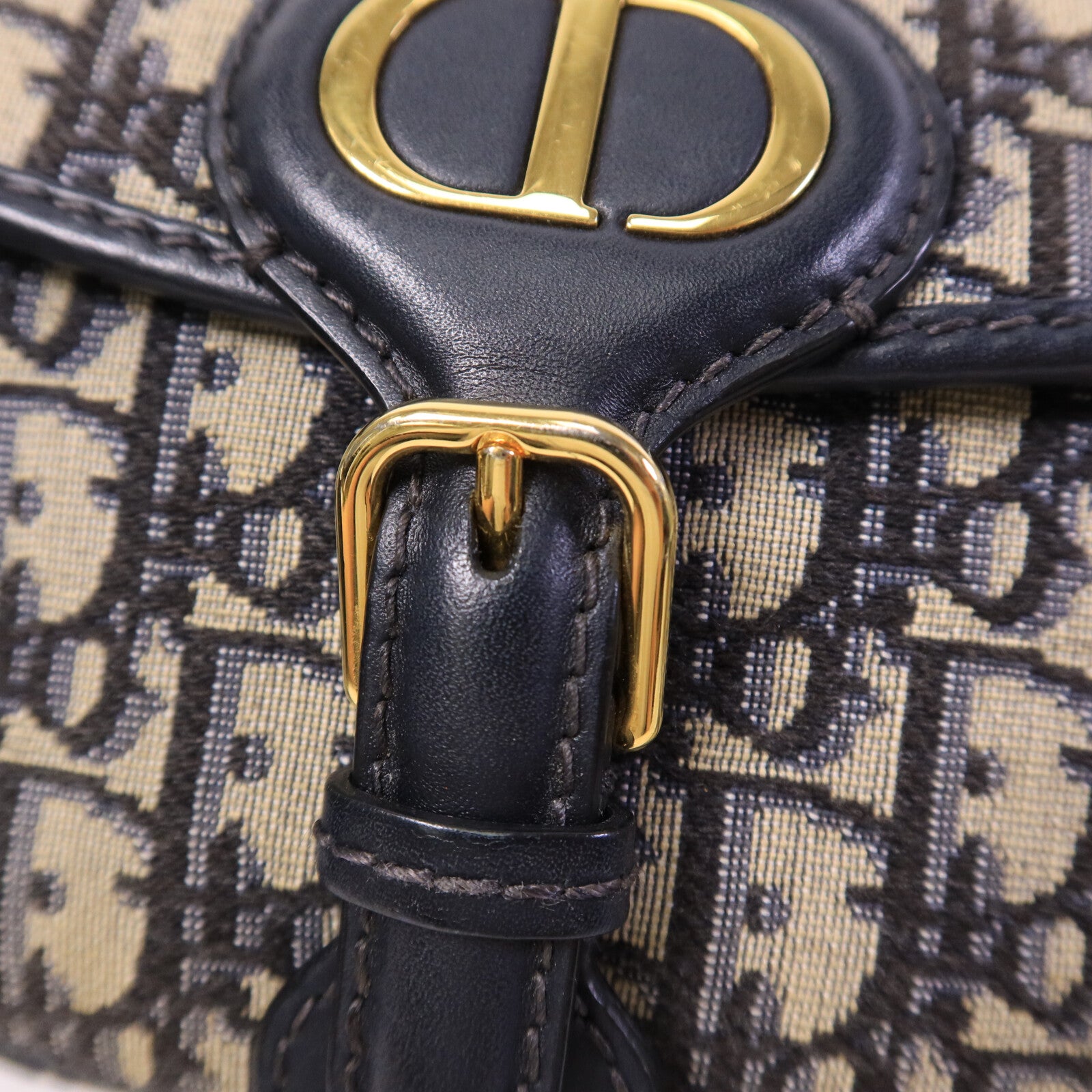 Dior 帆布Bobby Medium金扣肩背袋