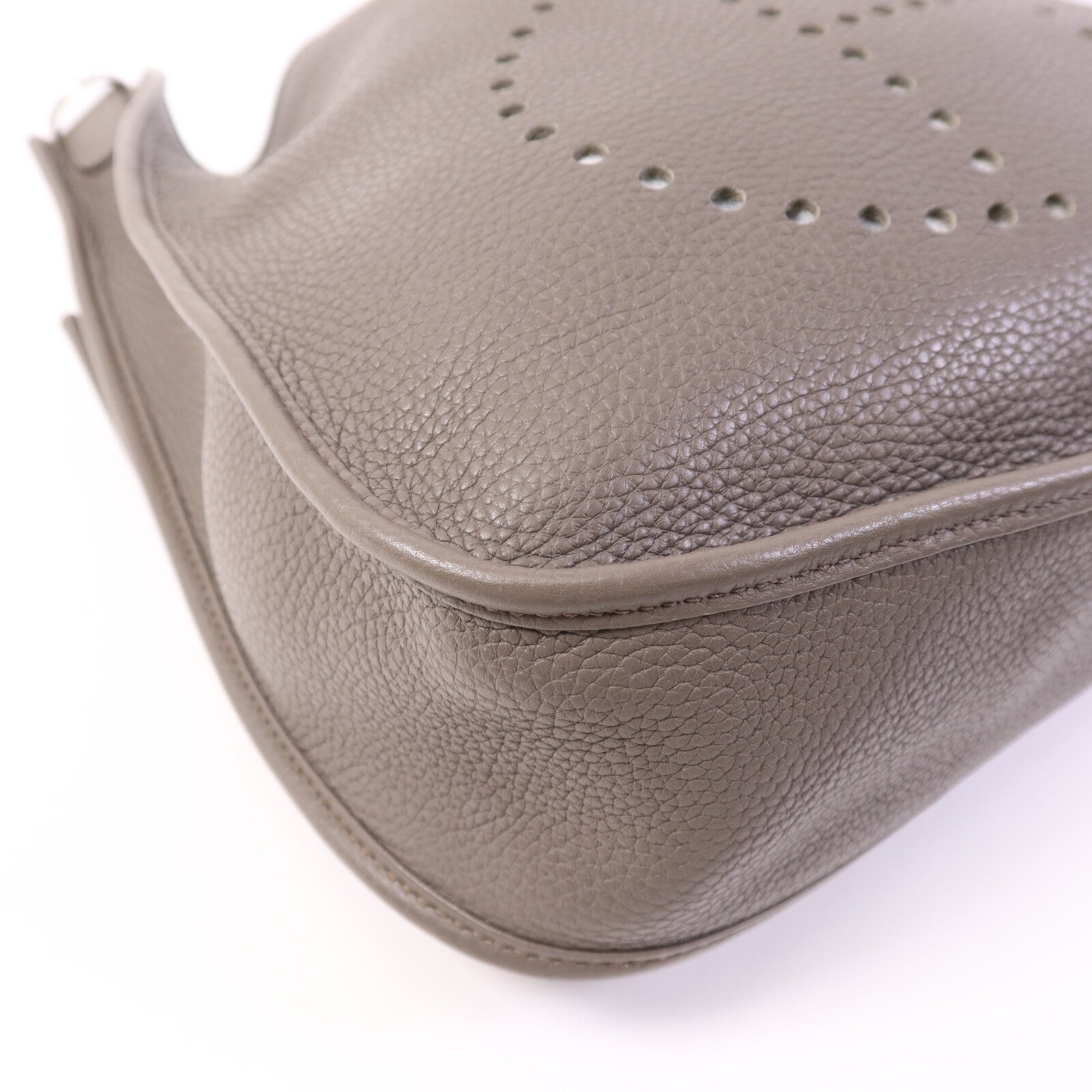 HERMES Clemence皮革Evelyne GM銀扣肩背袋Etain