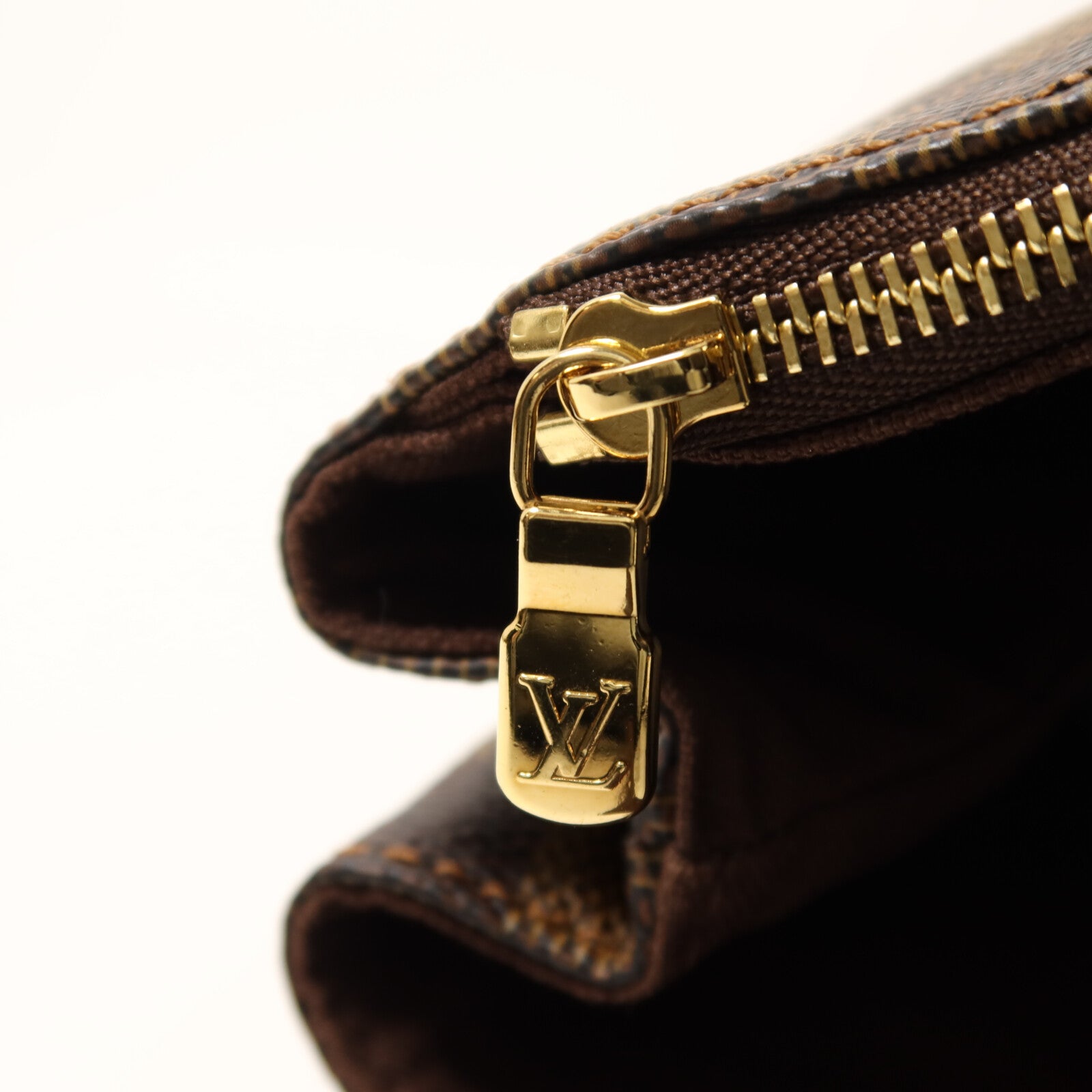 LOUIS VUITTON Damier Beaubourg金扣手挽袋