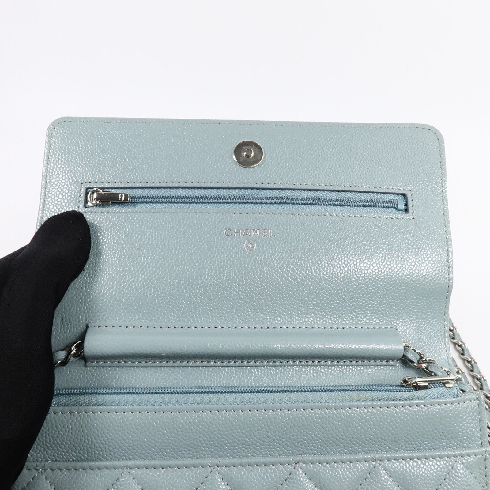 CHANEL 牛皮皮革WOC Wallet On Chain鏈帶肩背袋
