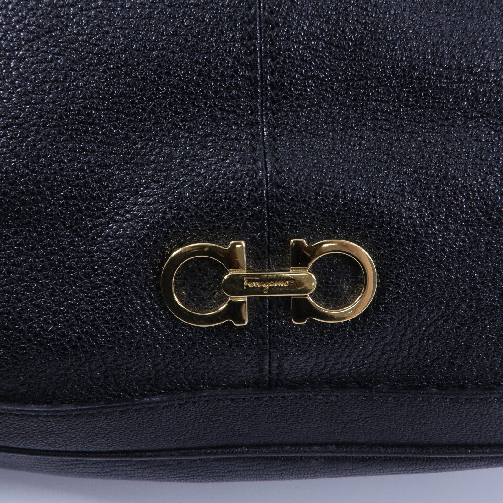 Salvatore Ferragamo 牛皮皮革Shoulder Bag鏈帶肩背袋