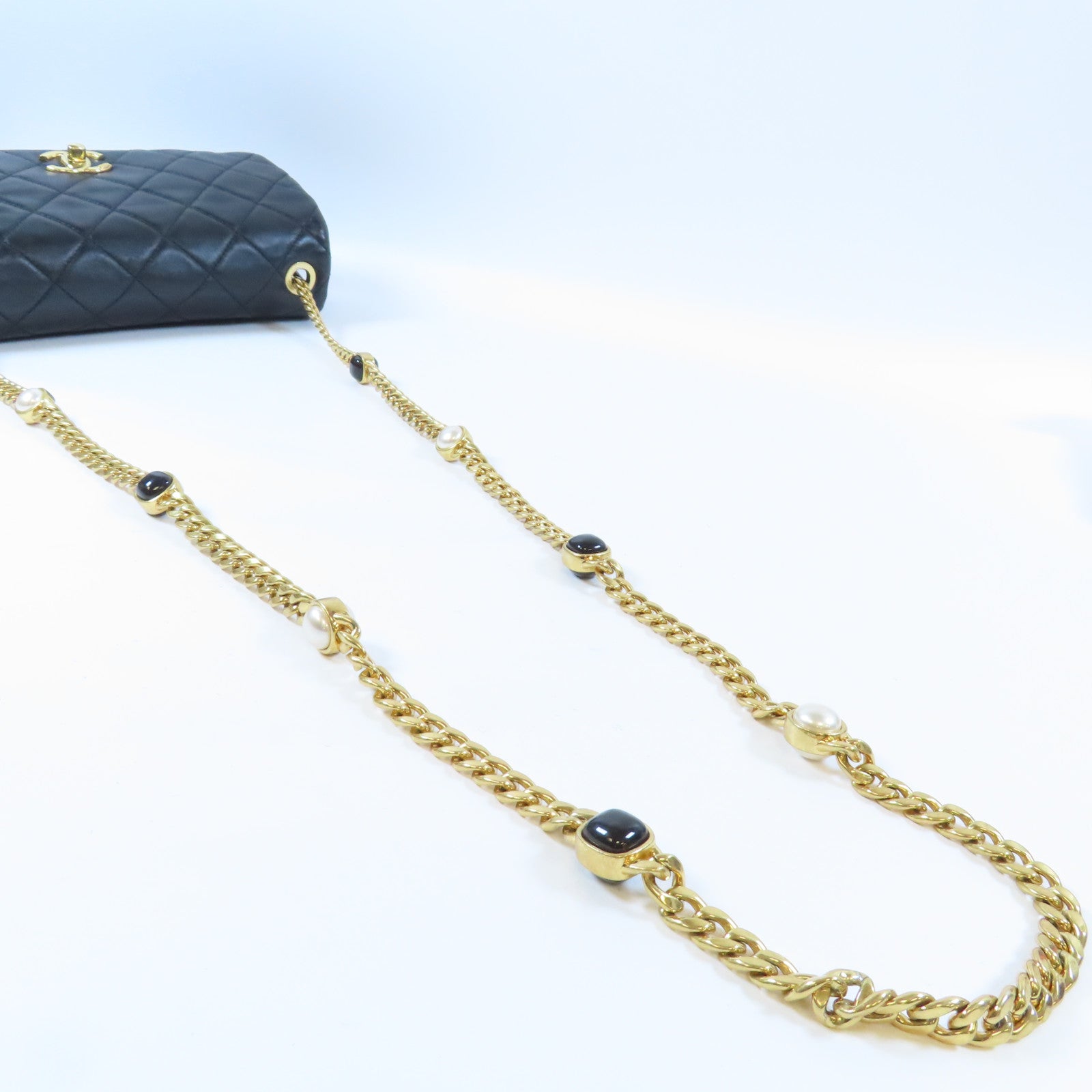 CHANEL 羊皮皮革Chain Flap Bag金扣鏈帶肩背袋黑色