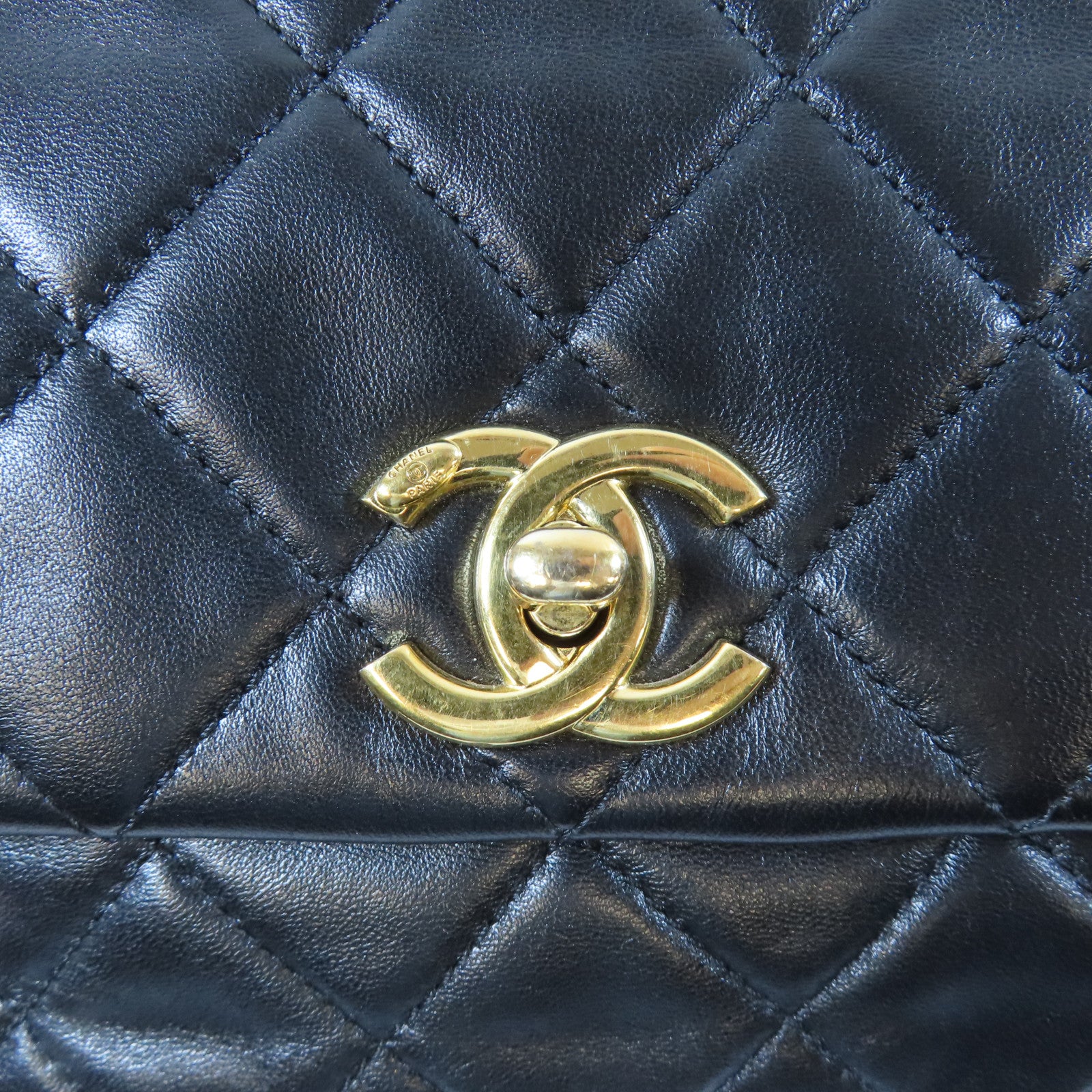 CHANEL 羊皮皮革Chain Flap Bag金扣鏈帶肩背袋黑色
