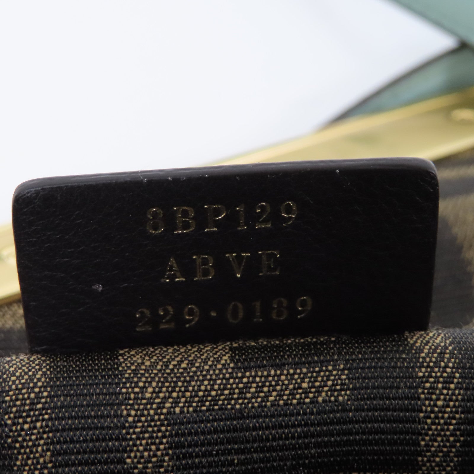 FENDI 羊皮皮革First金扣肩背袋綠色