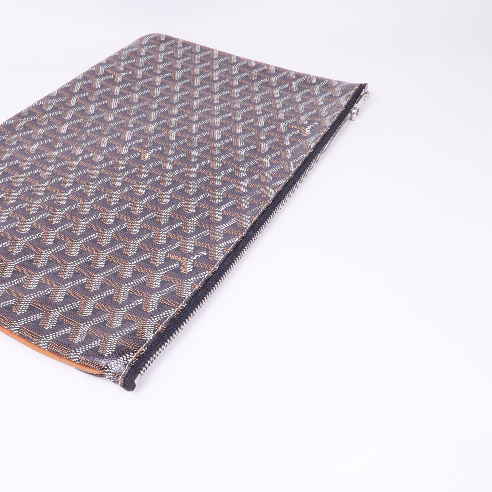 GOYARD 塗層帆布Clutch銀扣手拿包