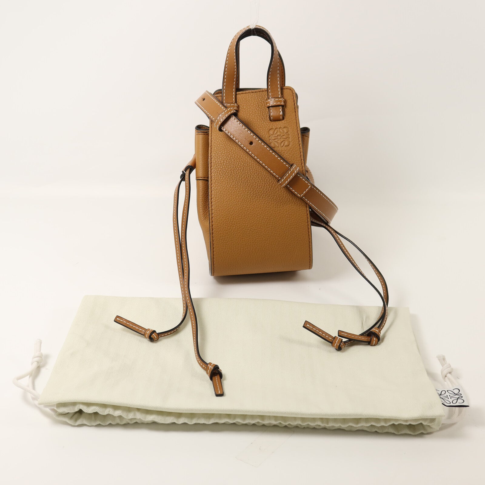 LOEWE 牛皮皮革Hammock Mini手挽肩背兩用袋