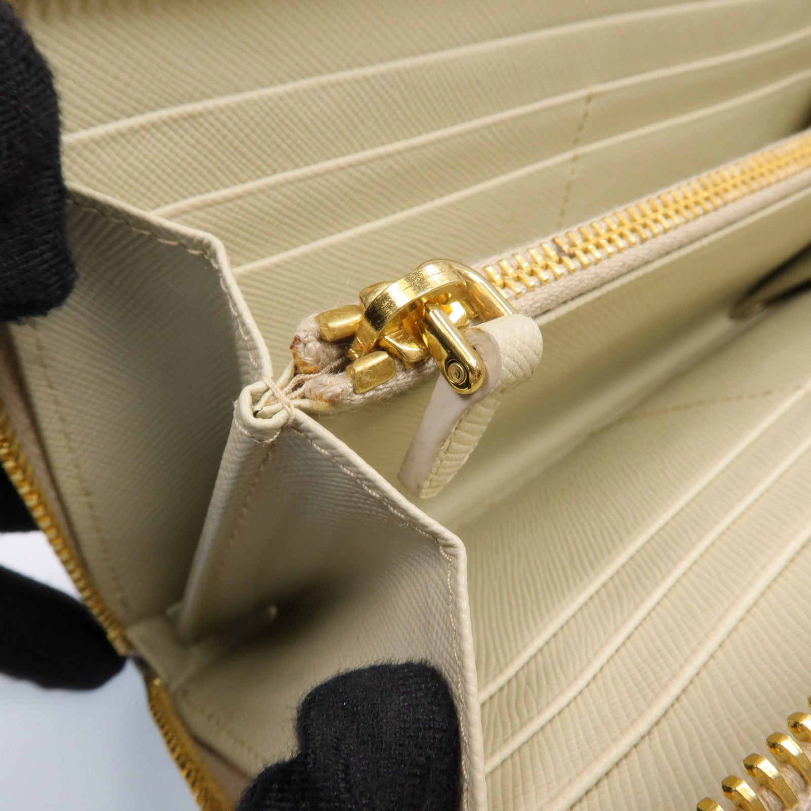 PRADA Saffiano皮革Zipper Long Wallet金扣長錢包