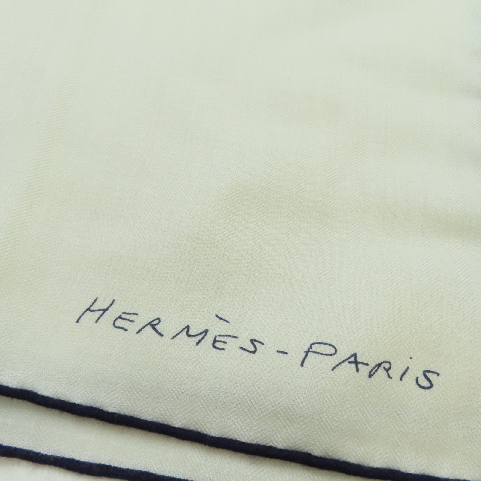 HERMES 【激減優惠】羊絨/絲質Scarf圍巾白色/藍色