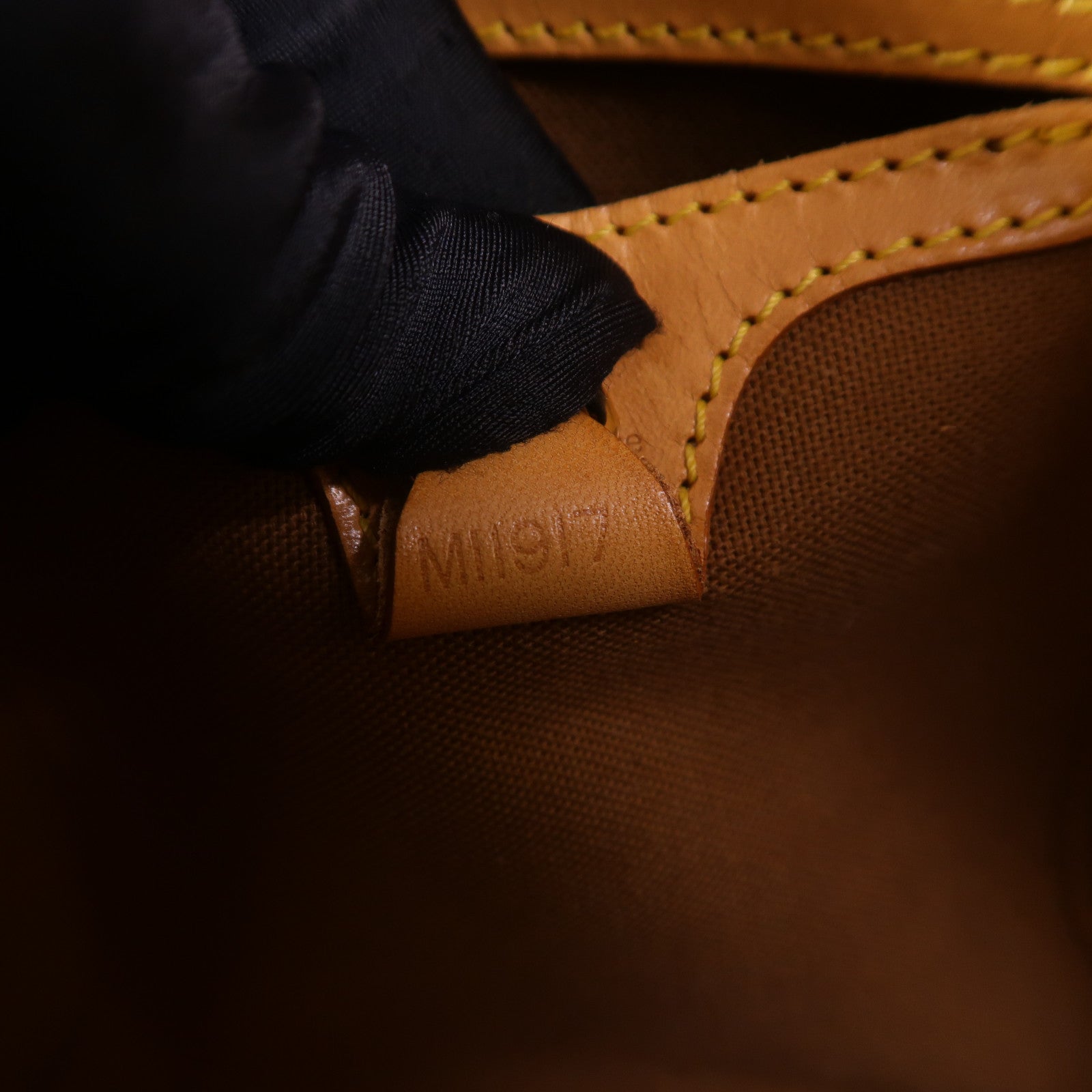 LOUIS VUITTON Monogram Elipse MM手挽袋