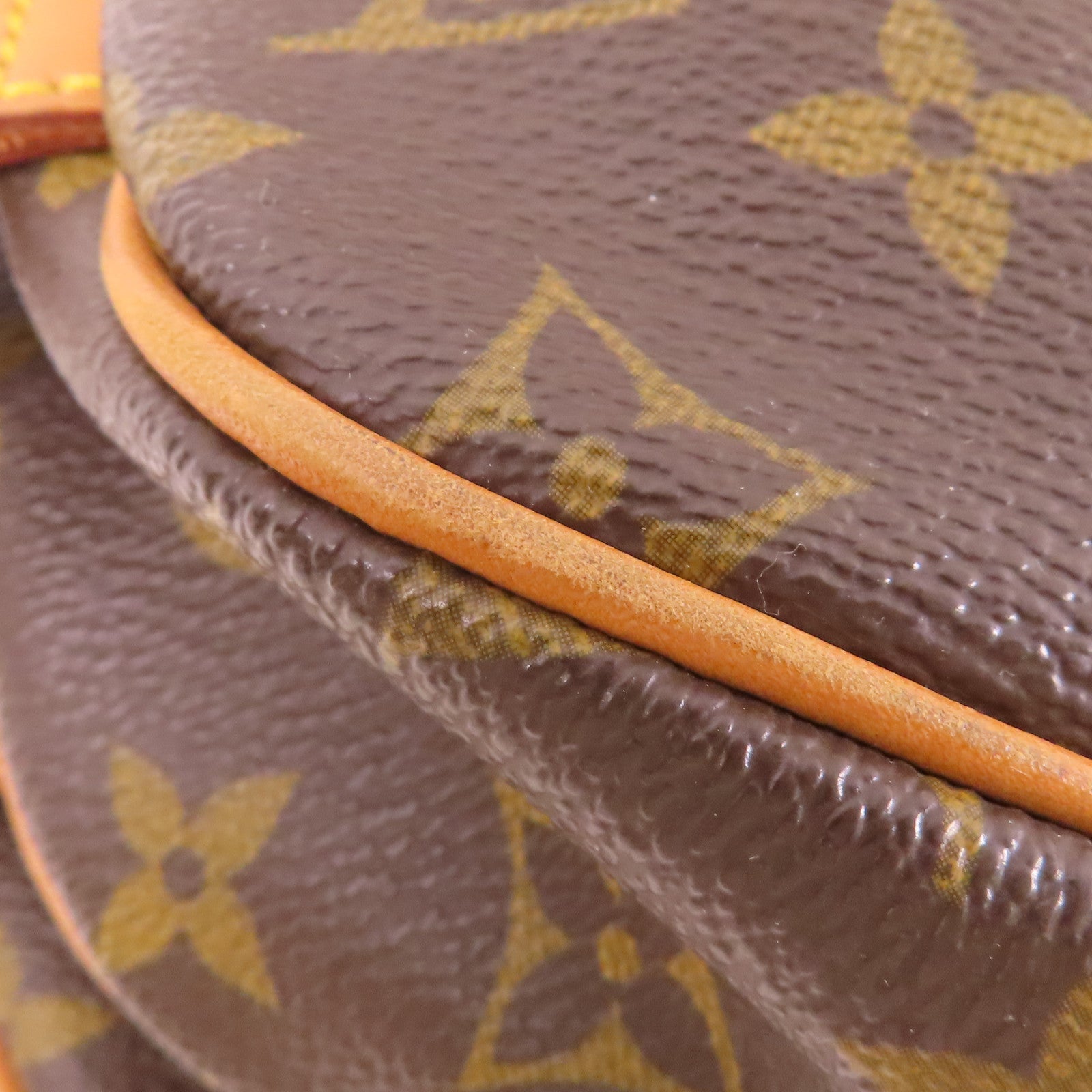 LOUIS VUITTON Monogram Saumur 30金扣肩背袋