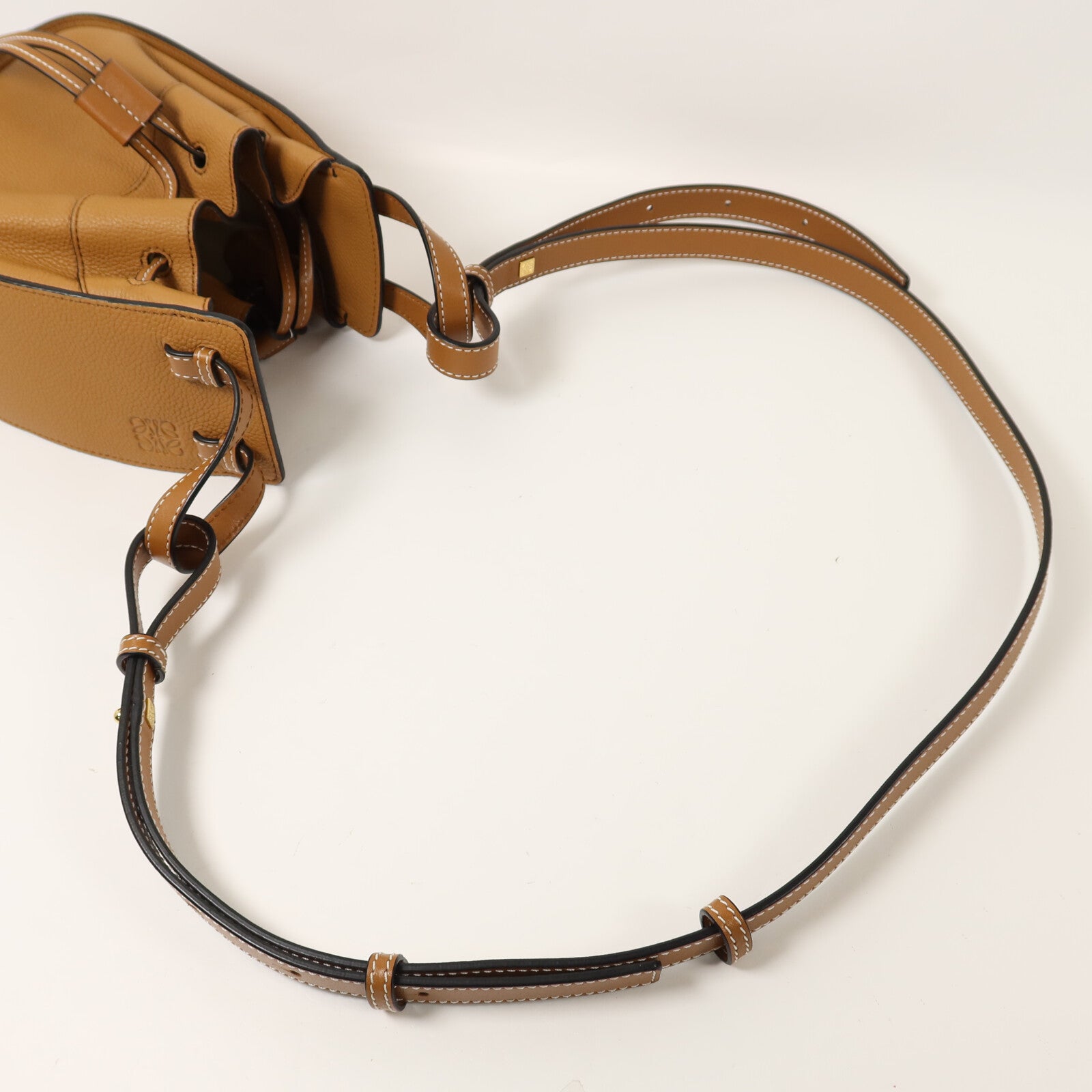 LOEWE 牛皮皮革Hammock Mini手挽肩背兩用袋