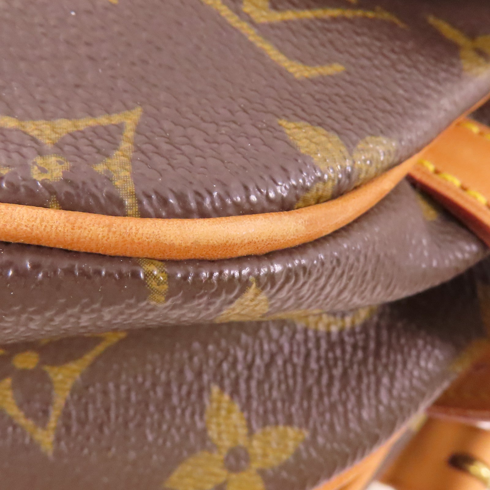 LOUIS VUITTON Monogram Saumur 30金扣肩背袋
