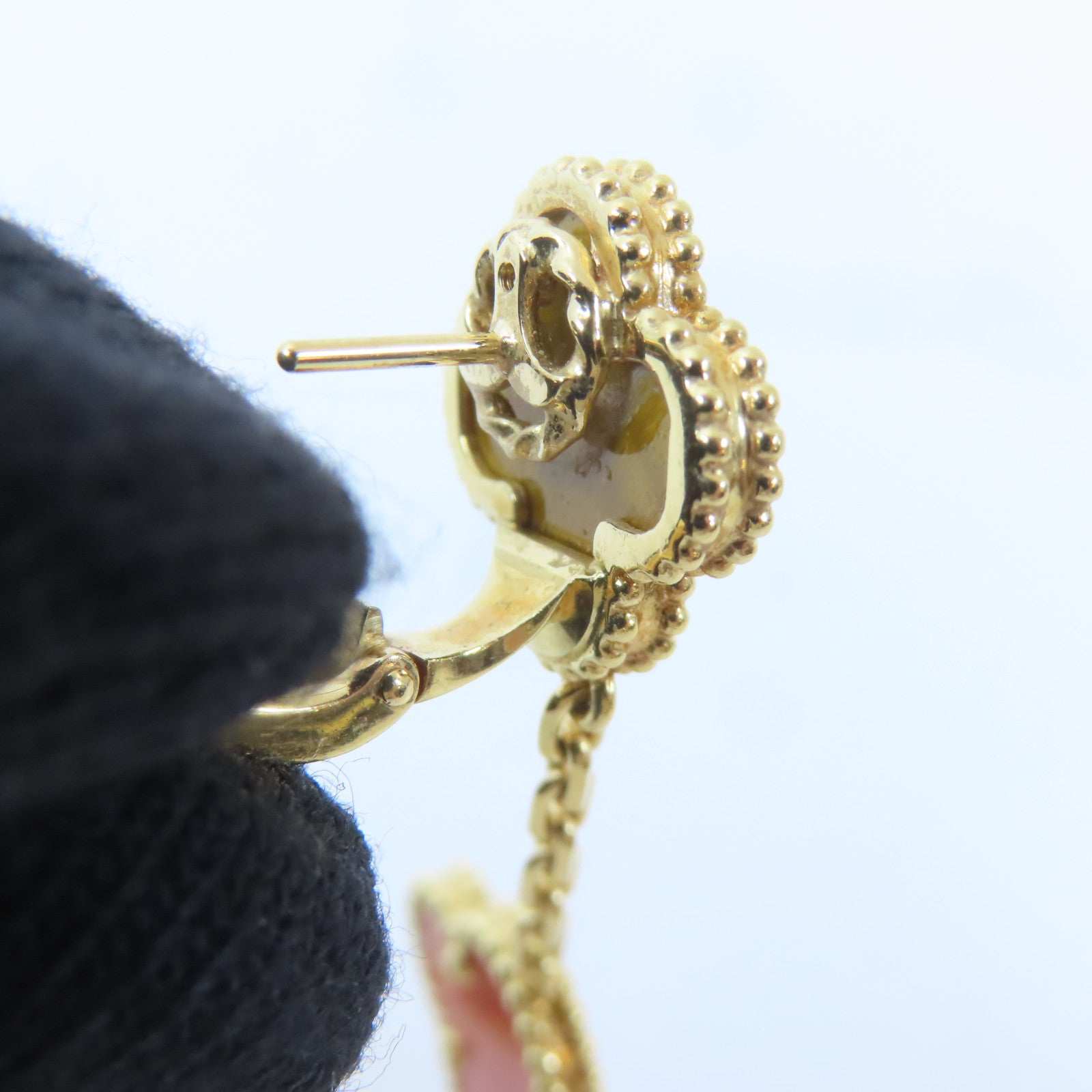 Van Cleef & Arpels 18K黃金Tiger Eye Magic Alhambra耳環紅色