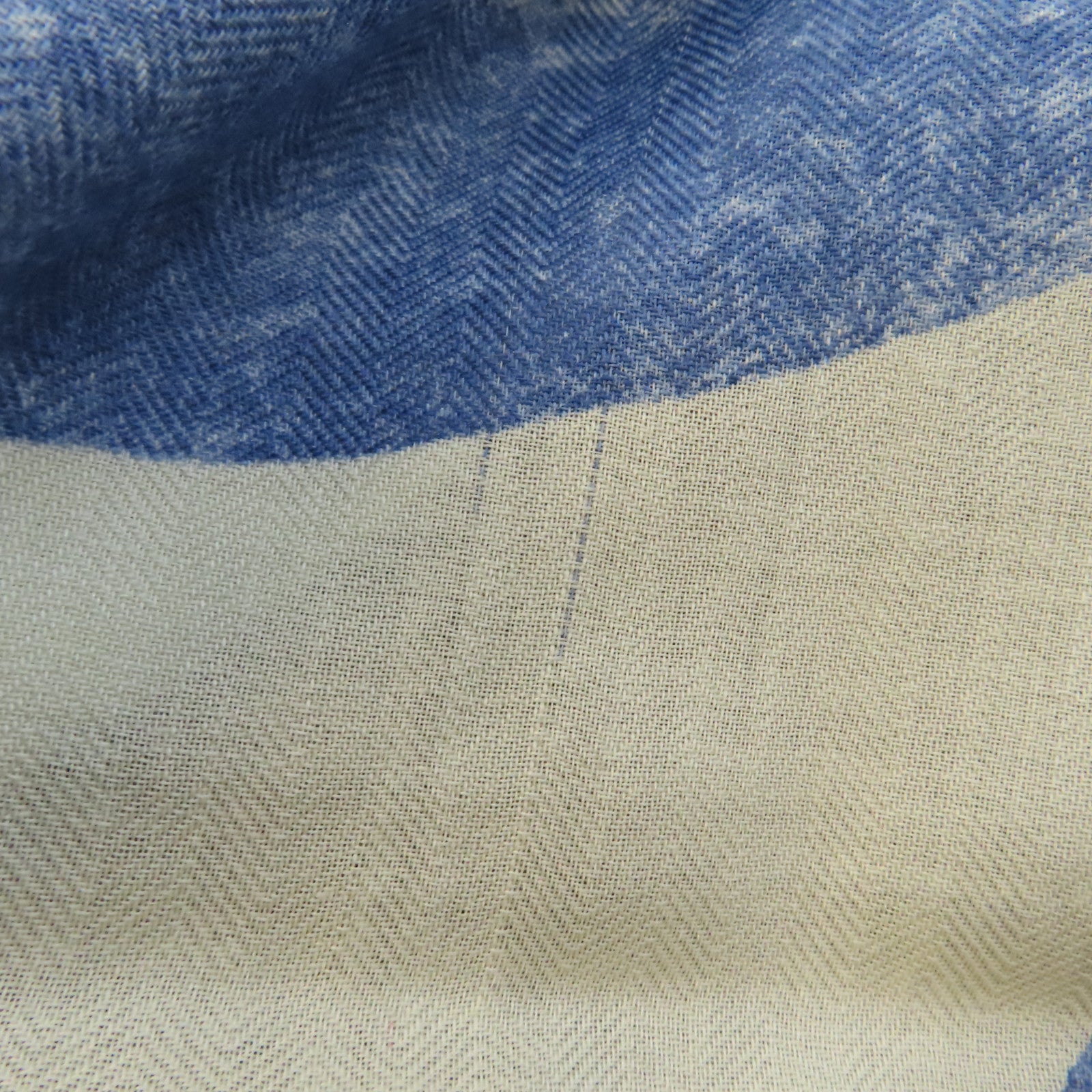 HERMES 【激減優惠】羊絨/絲質Scarf圍巾白色/藍色