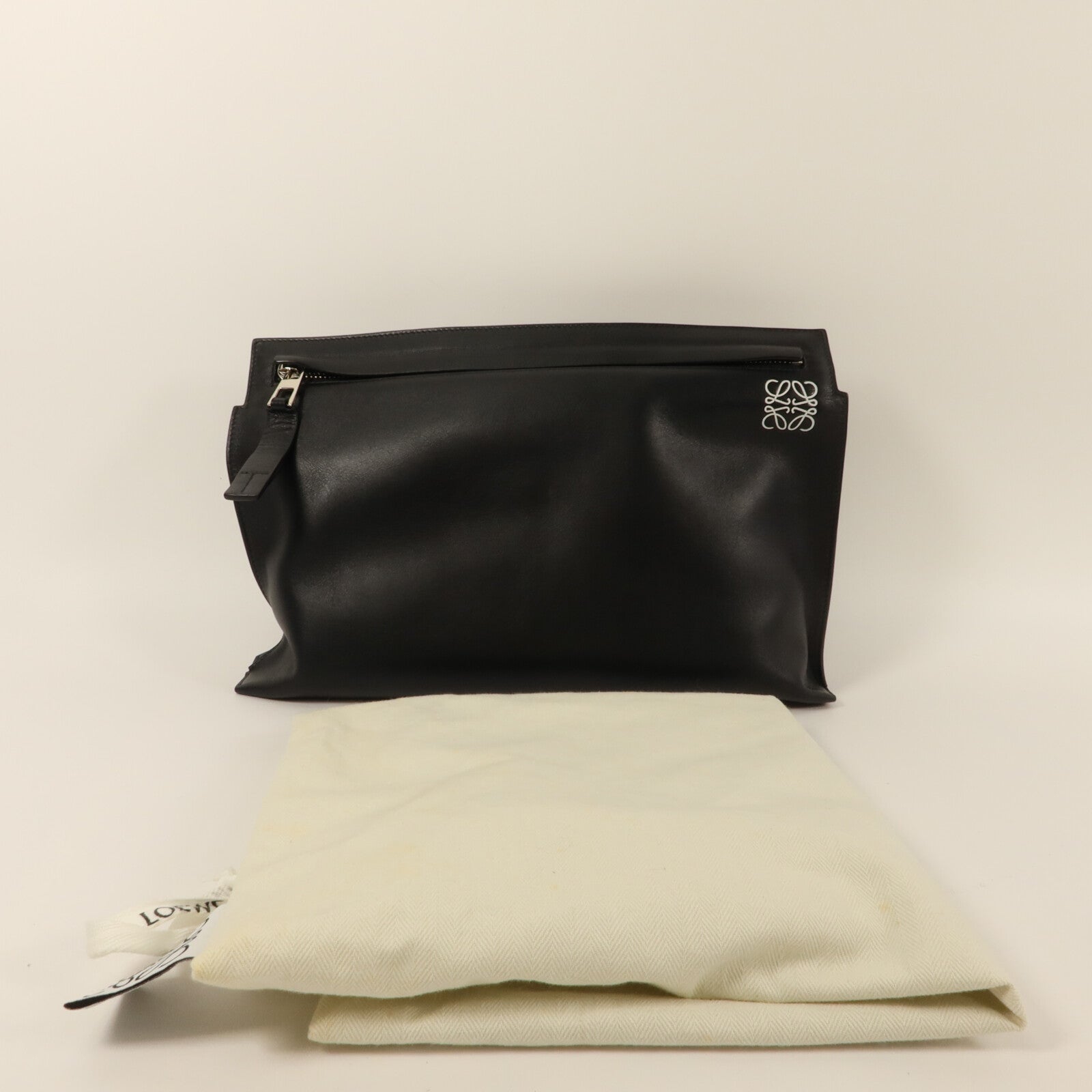 LOEWE 牛皮皮革T Pouch手拿包