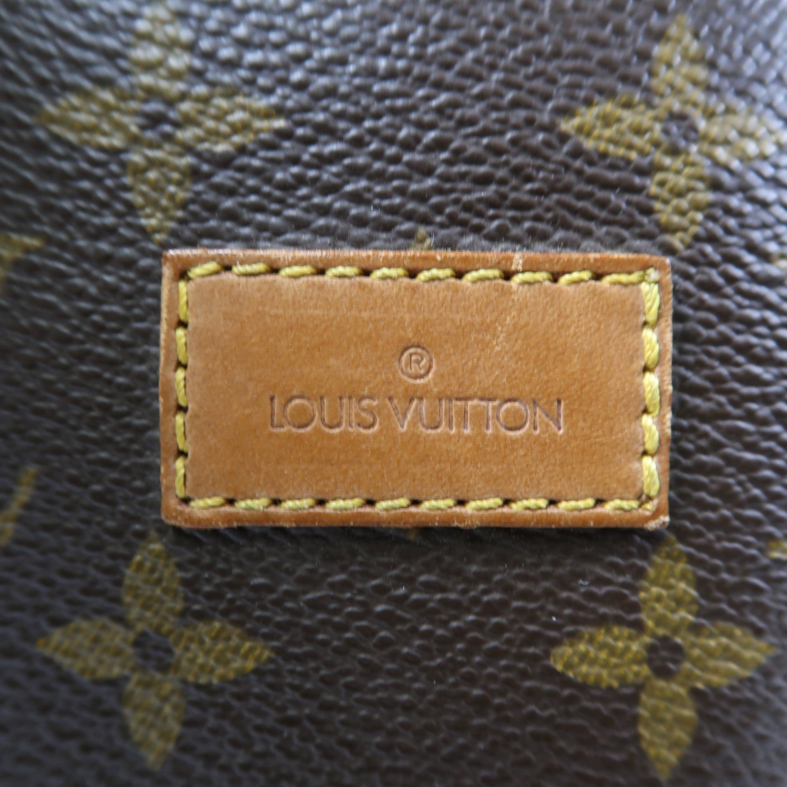 LOUIS VUITTON Monogram Saumur 35金扣肩背袋