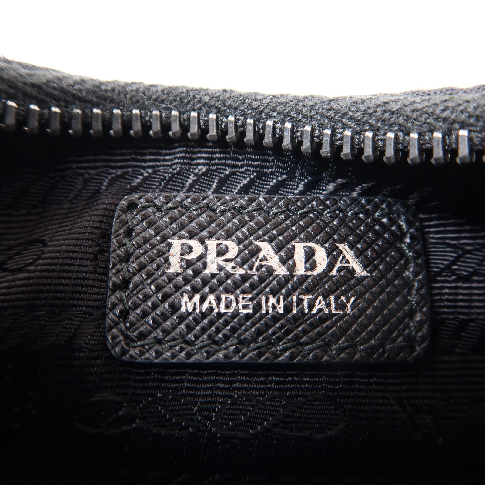 PRADA 尼龍Mini Pouch Bag銀扣手拿包黑色