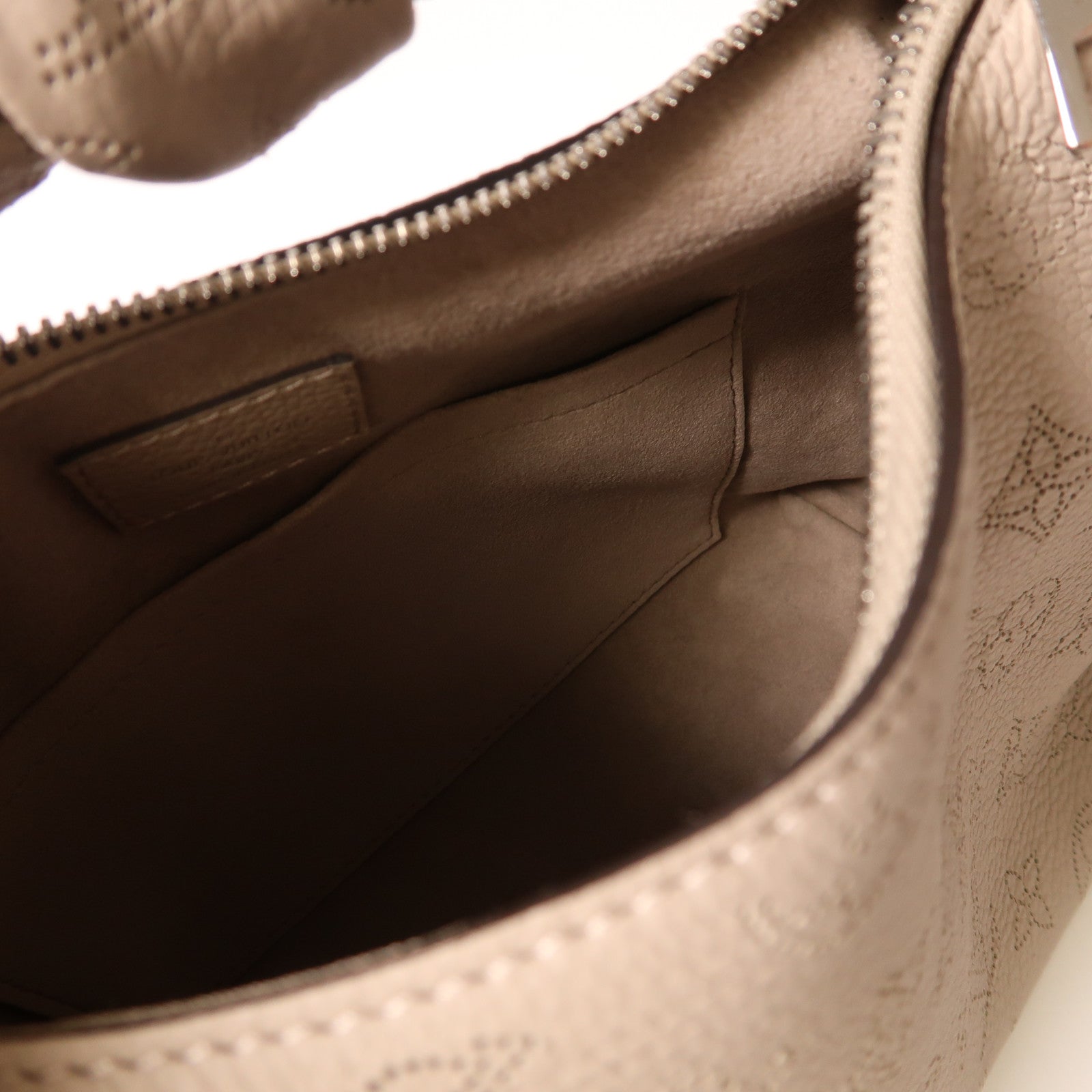 LOUIS VUITTON LV SHW Why Knot PM Shoulder Bag M20701 Mahina Beige