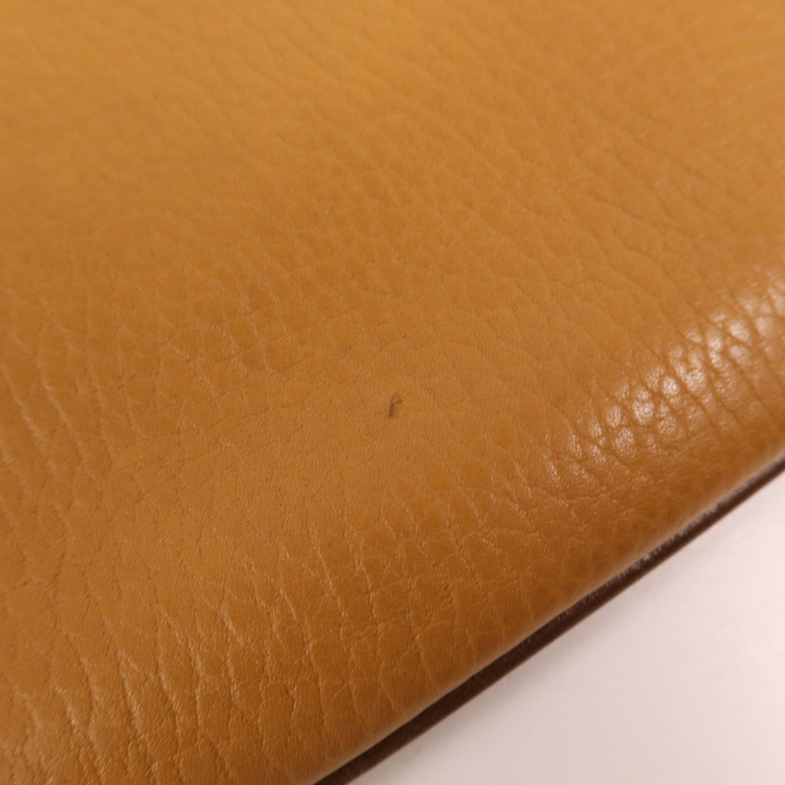 LOEWE 牛皮皮革Pouch金扣手拿包