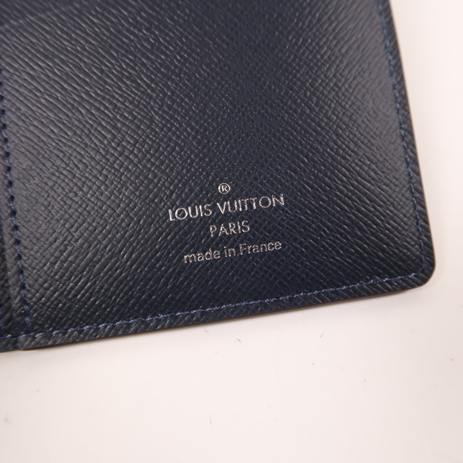 LOUIS VUITTON Taiga Long Wallet銀扣長錢包