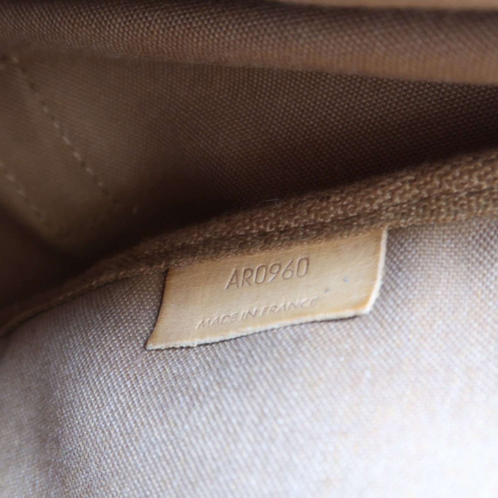 LOUIS VUITTON Monogram Saumur 35金扣肩背袋