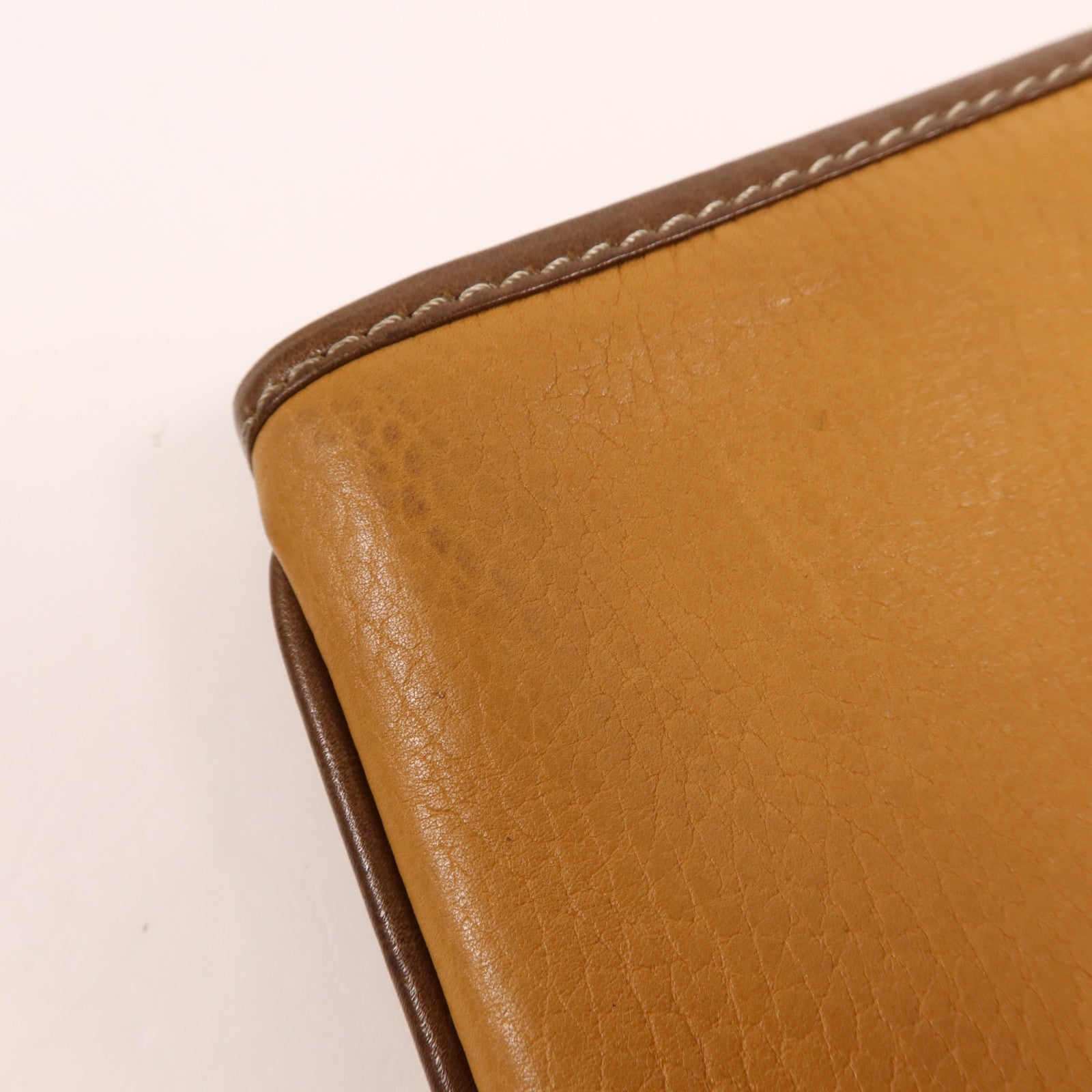 LOEWE 【激減優惠】牛皮皮革Pouch金扣手拿包