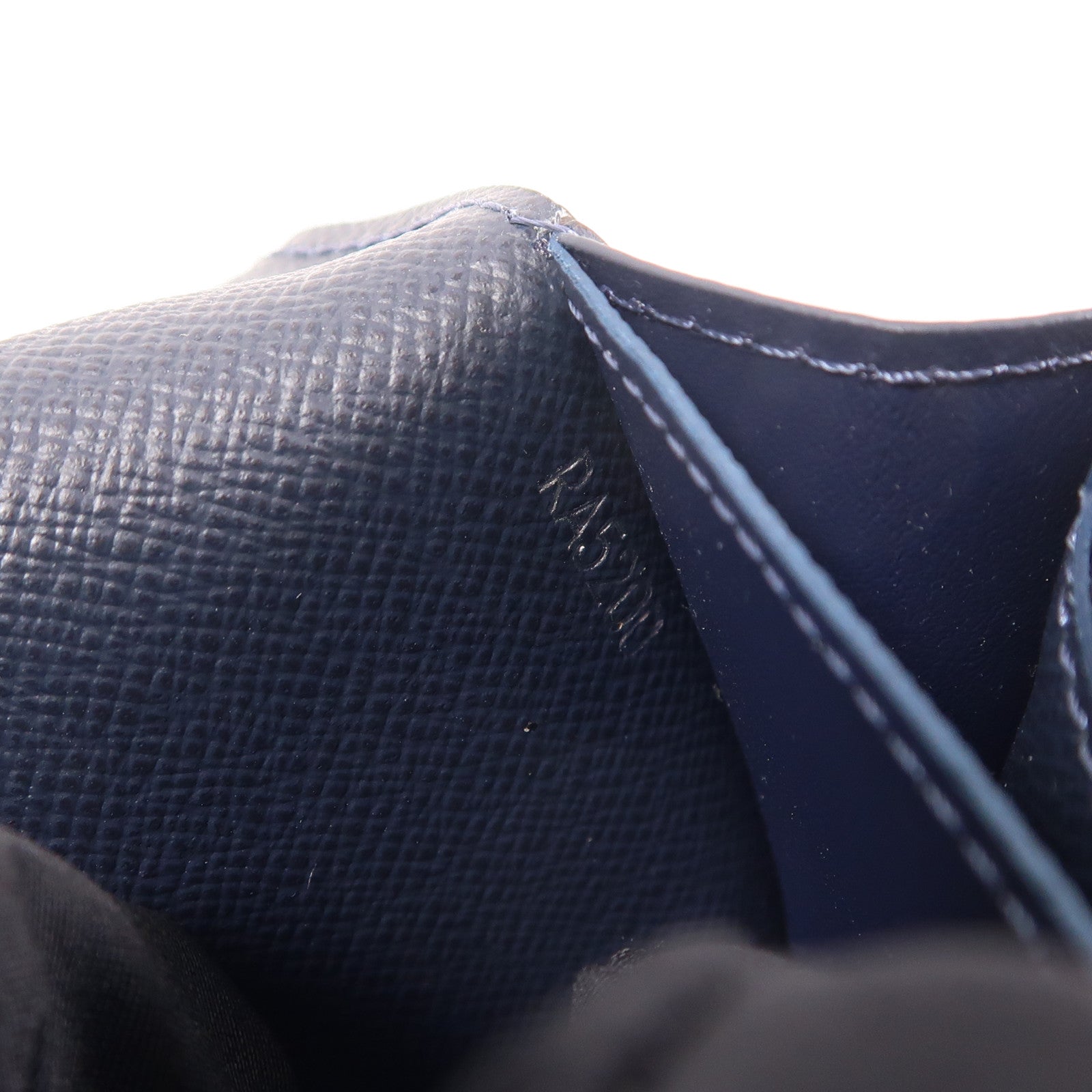 LOUIS VUITTON Taiga Long Wallet銀扣長錢包