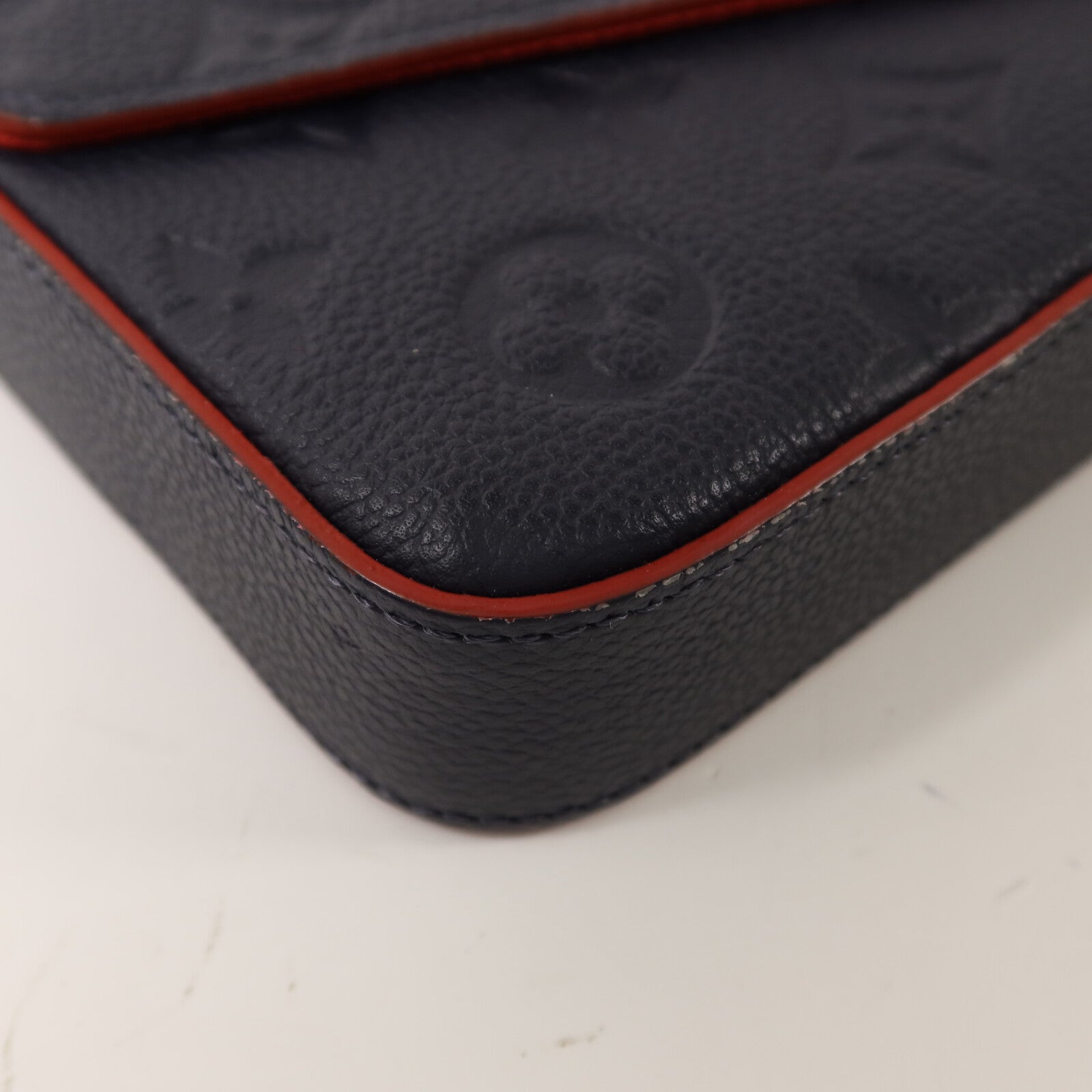 LOUIS VUITTON Monogram Empreinte Pochette Felicie金扣鏈帶肩背袋