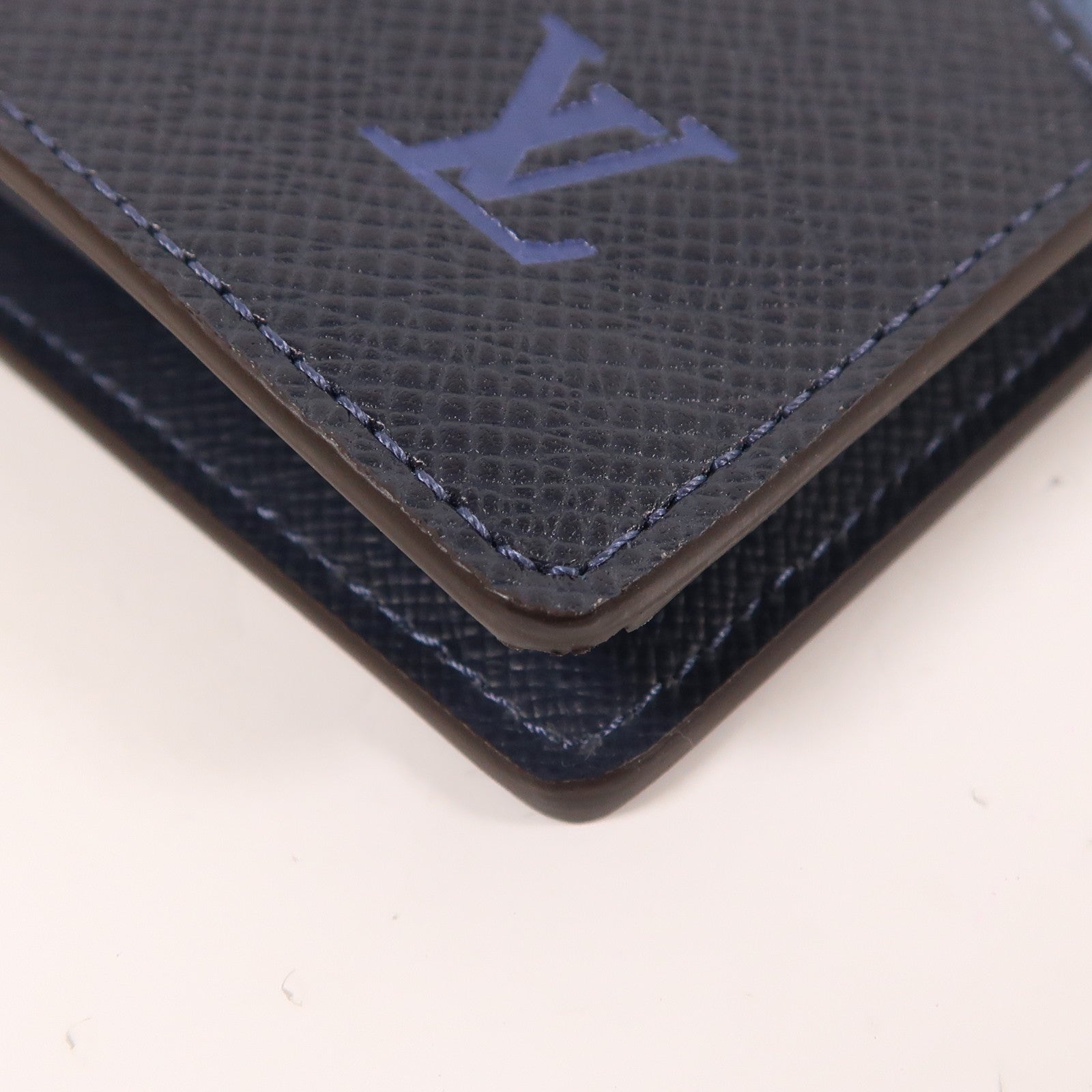 LOUIS VUITTON Taiga Long Wallet銀扣長錢包