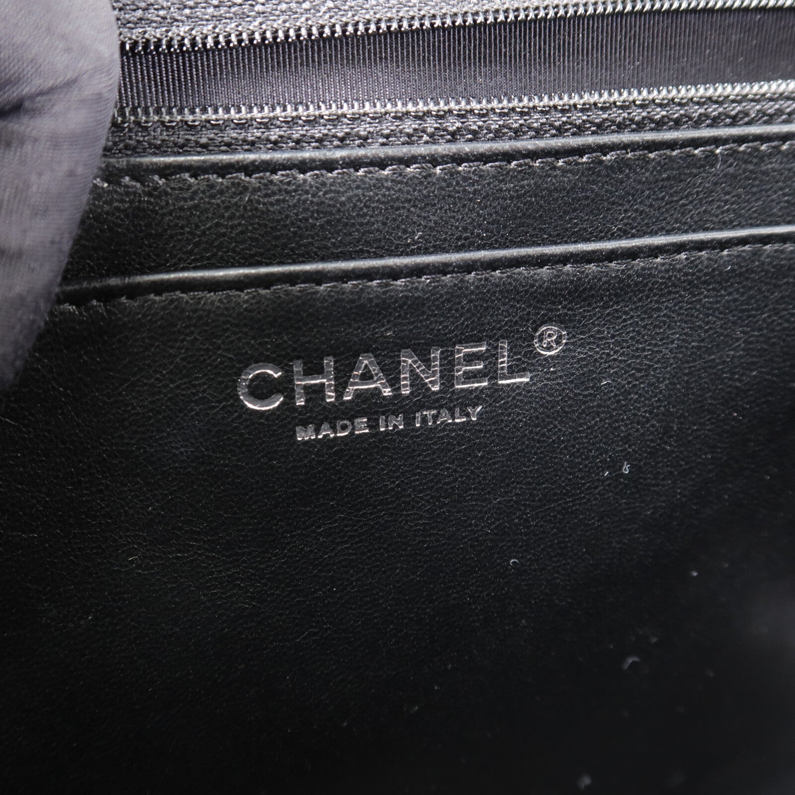 CHANEL Maxi Classic鏈帶肩背袋